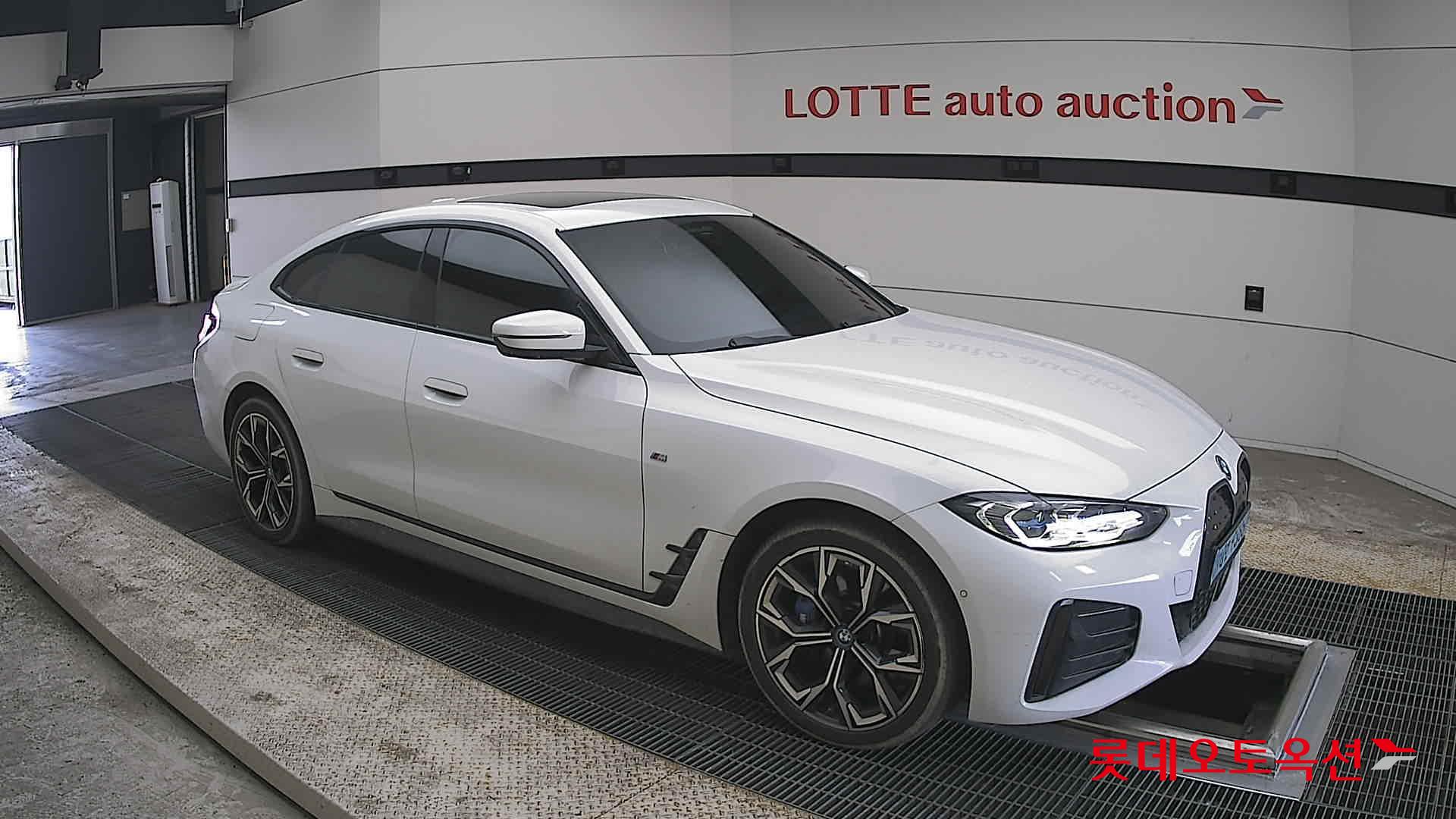 BMW i4 - 23