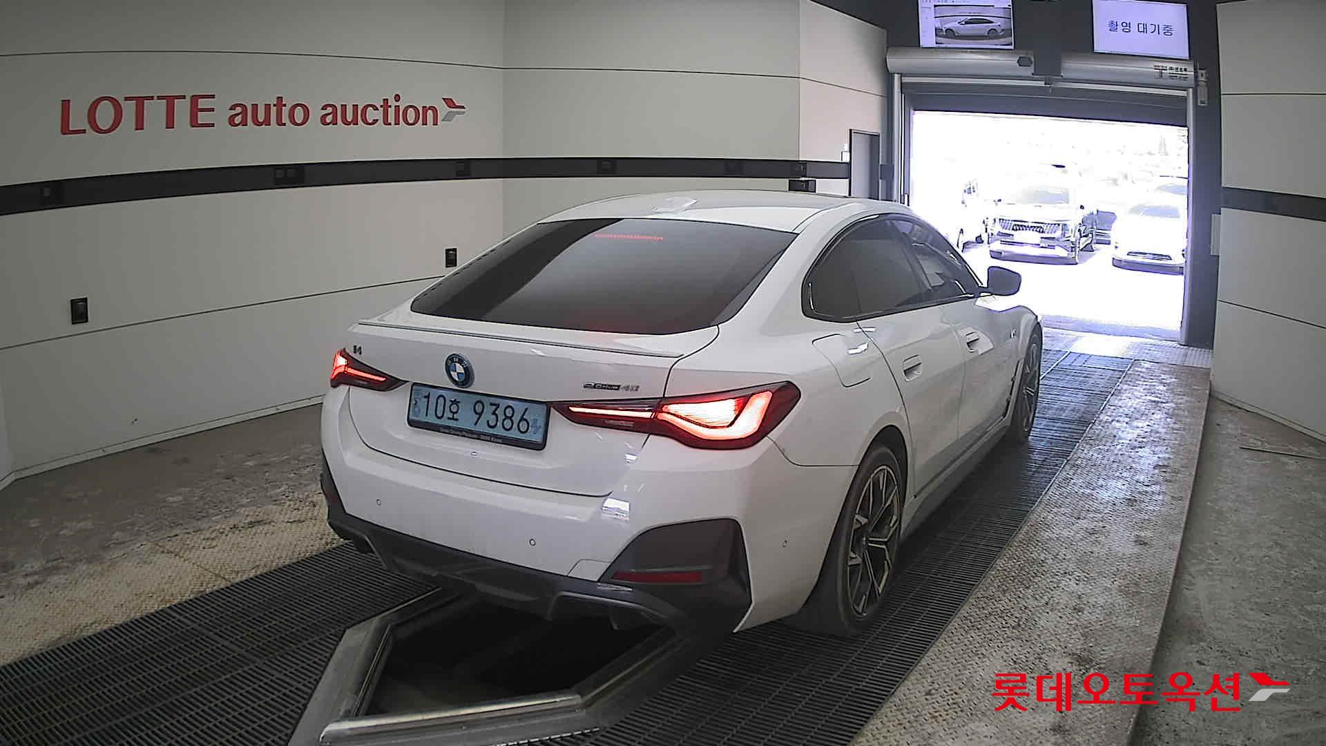 BMW i4 - 18