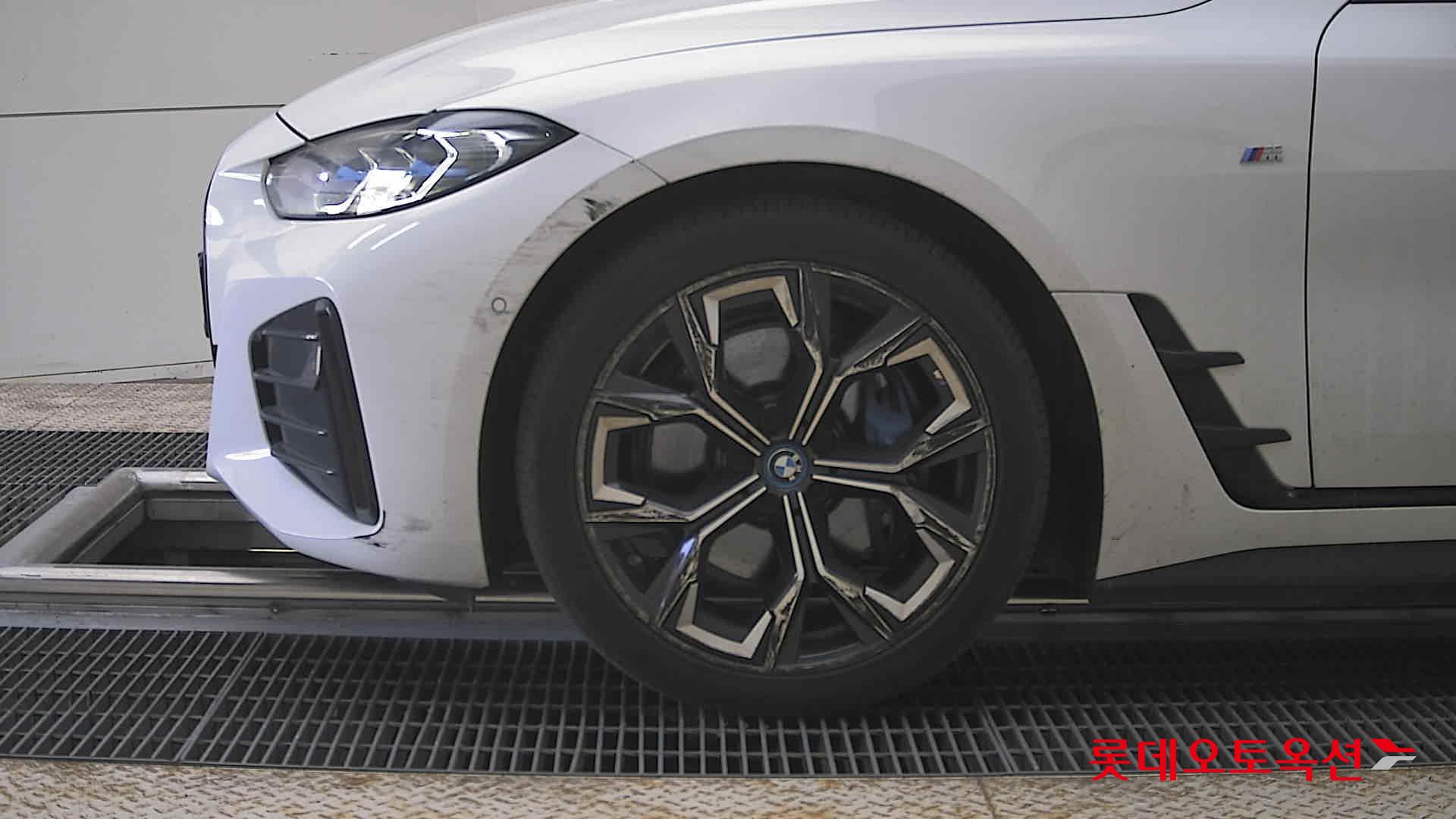 BMW i4 - 25