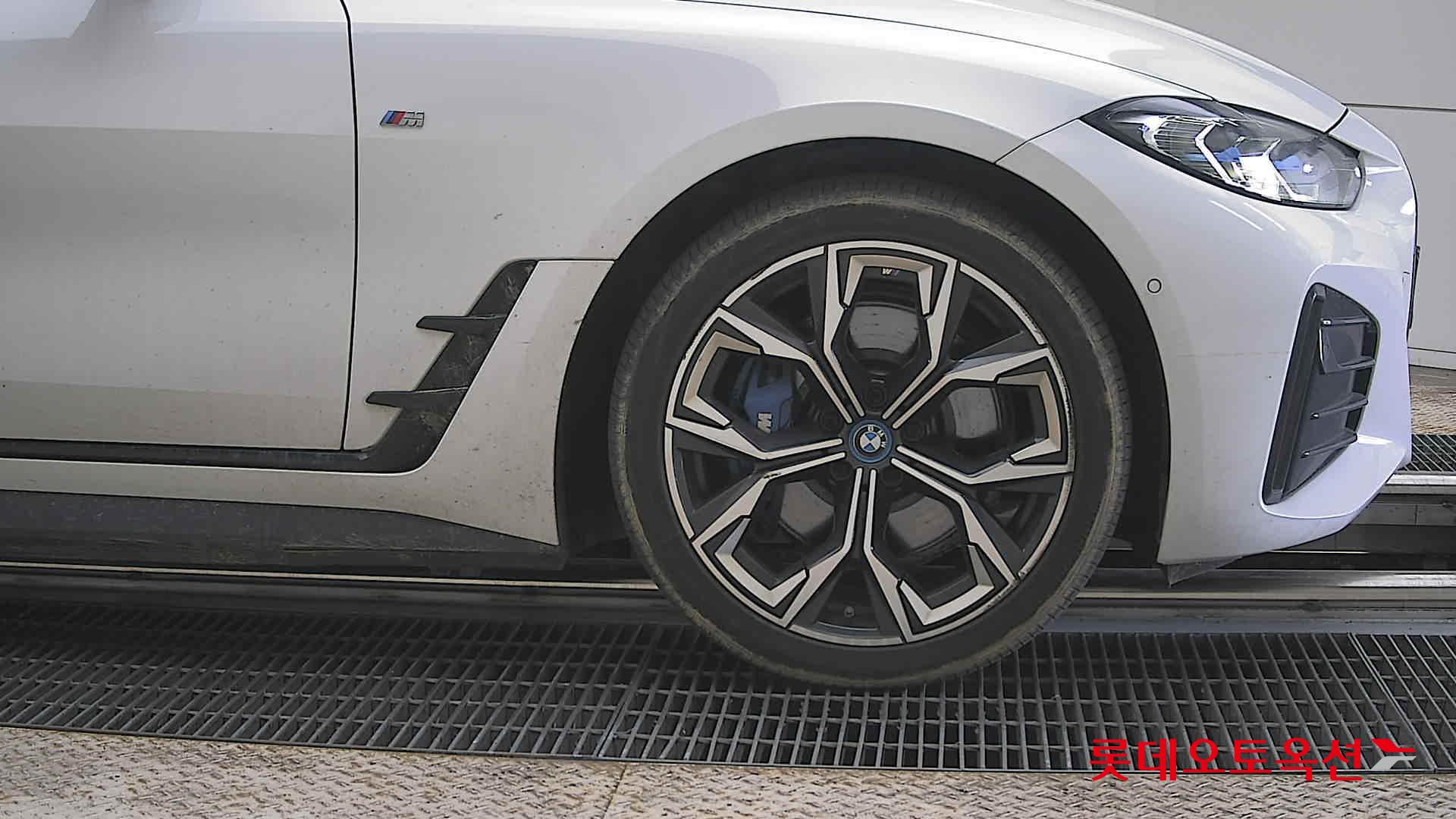 BMW i4 - 27