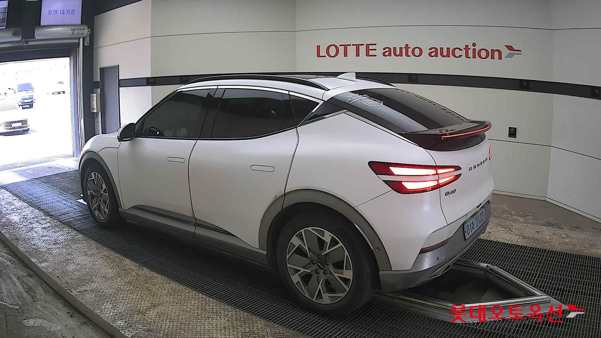 جينسس جي في 60