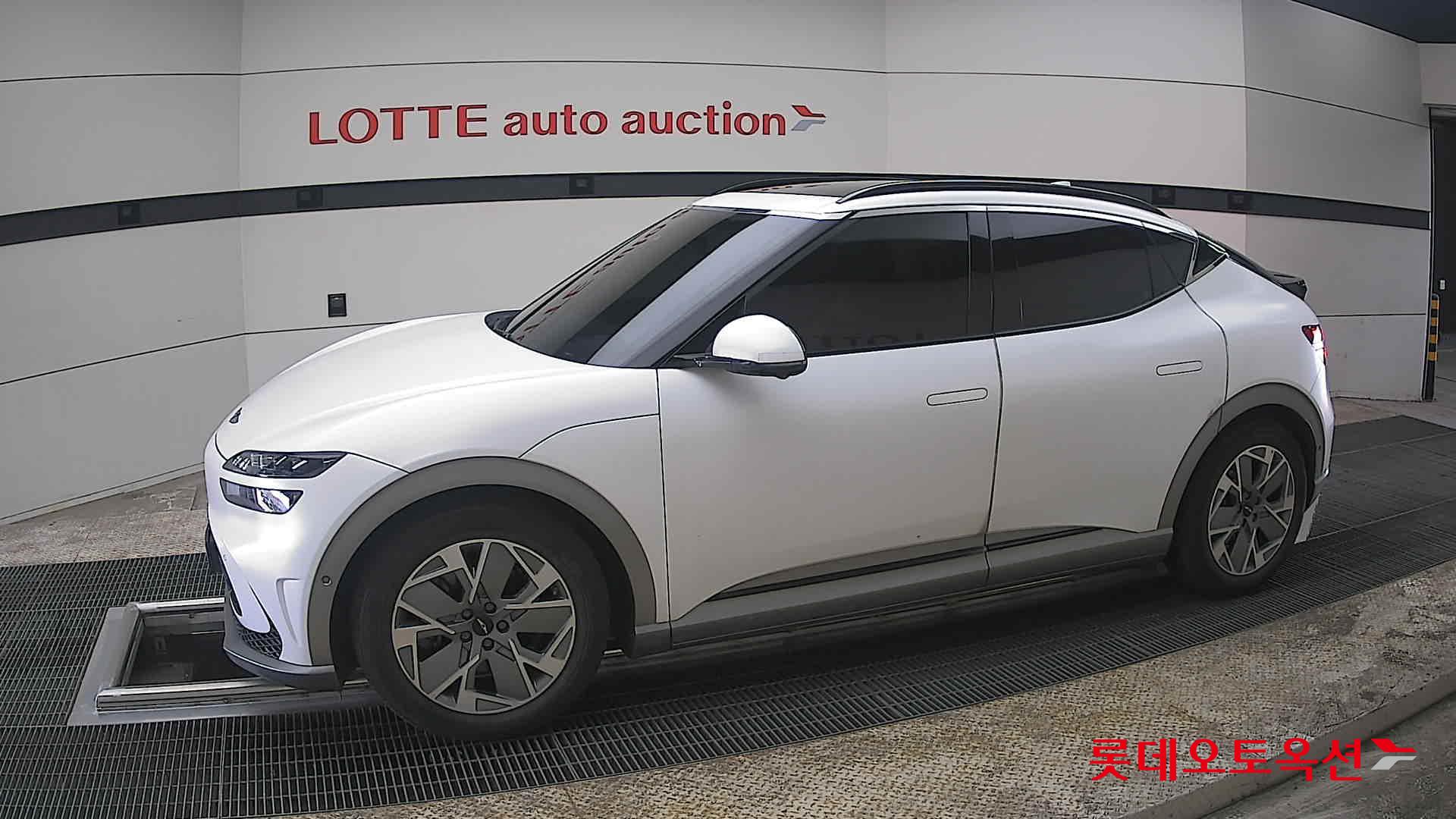 جينسس جي في 60