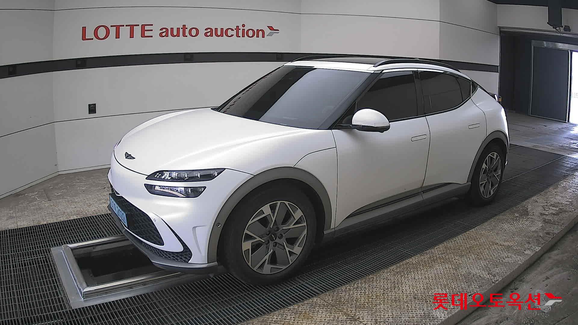 جينسس جي في 60