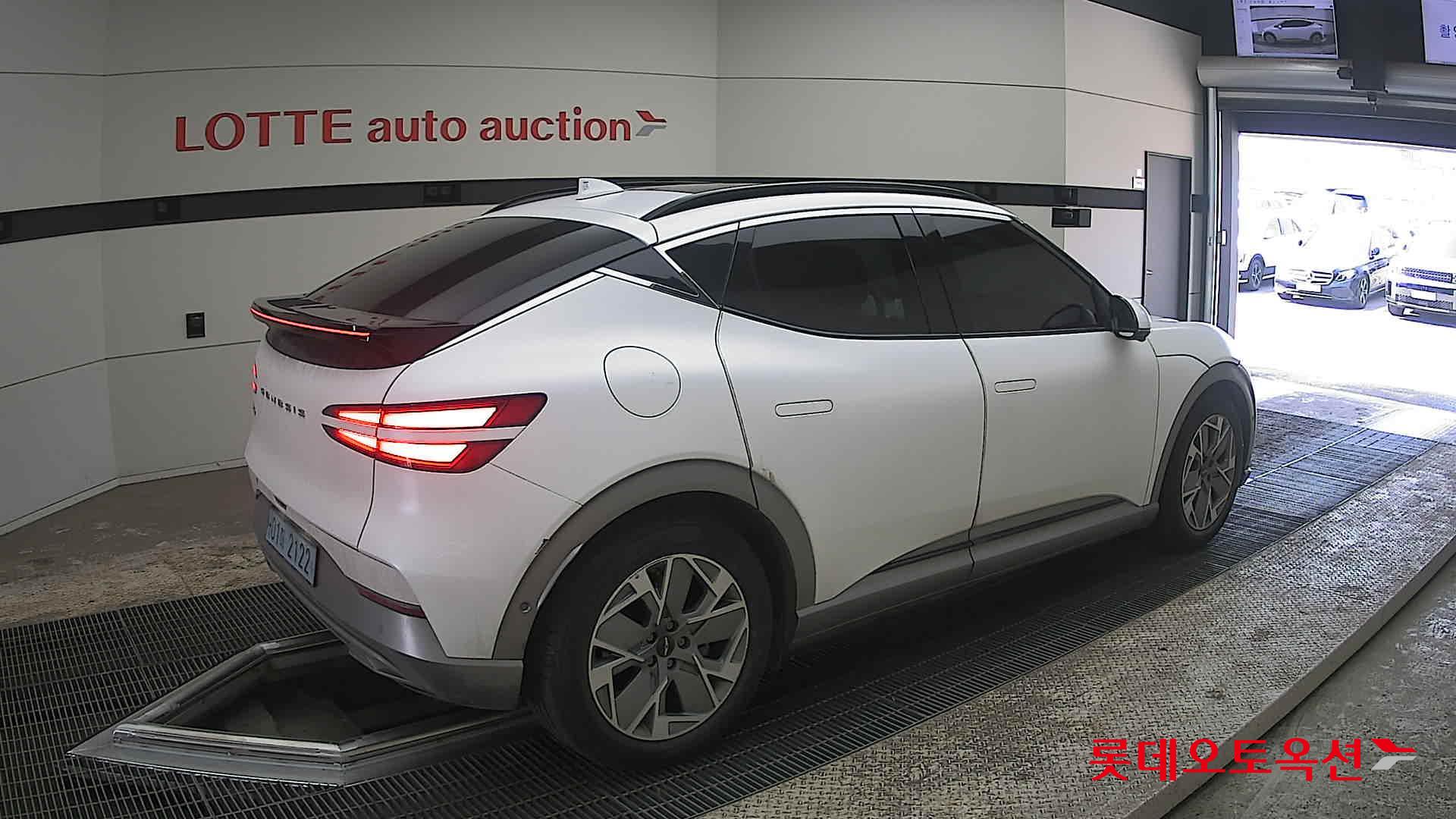 جينسس جي في 60