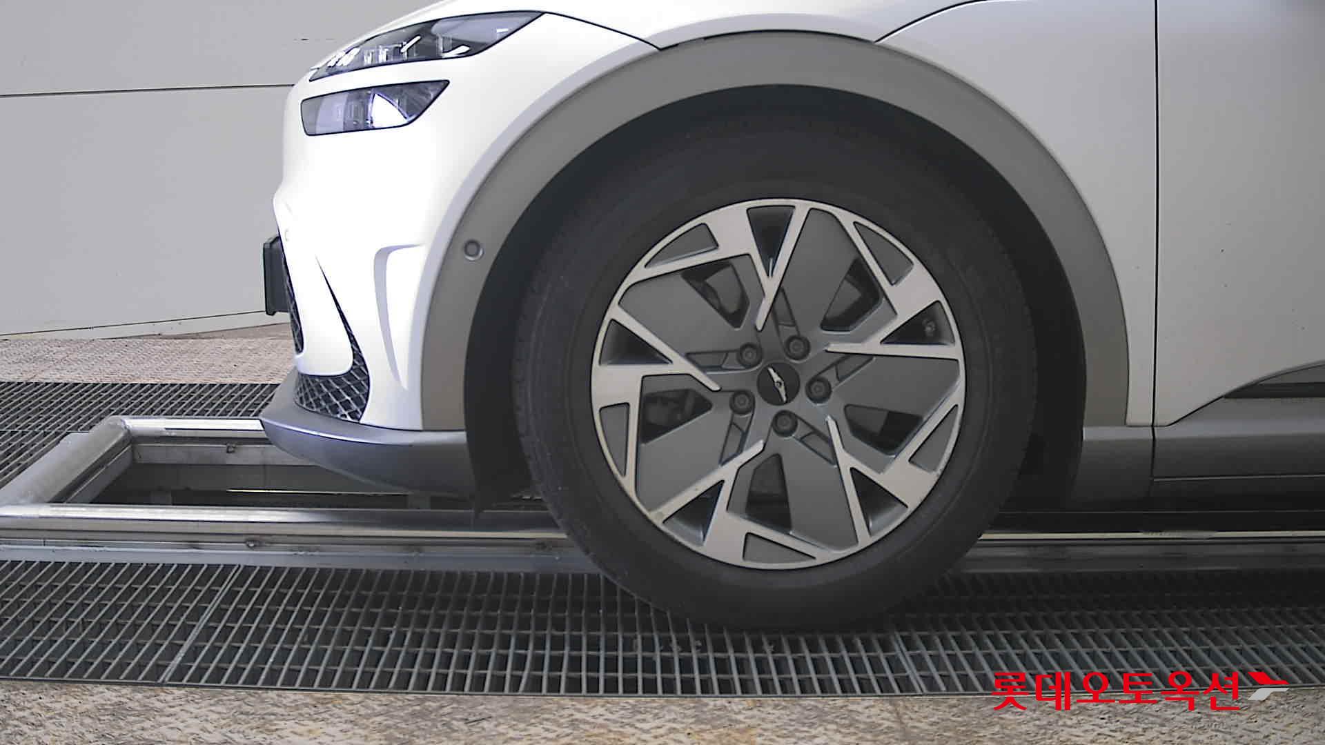 جينسس جي في 60