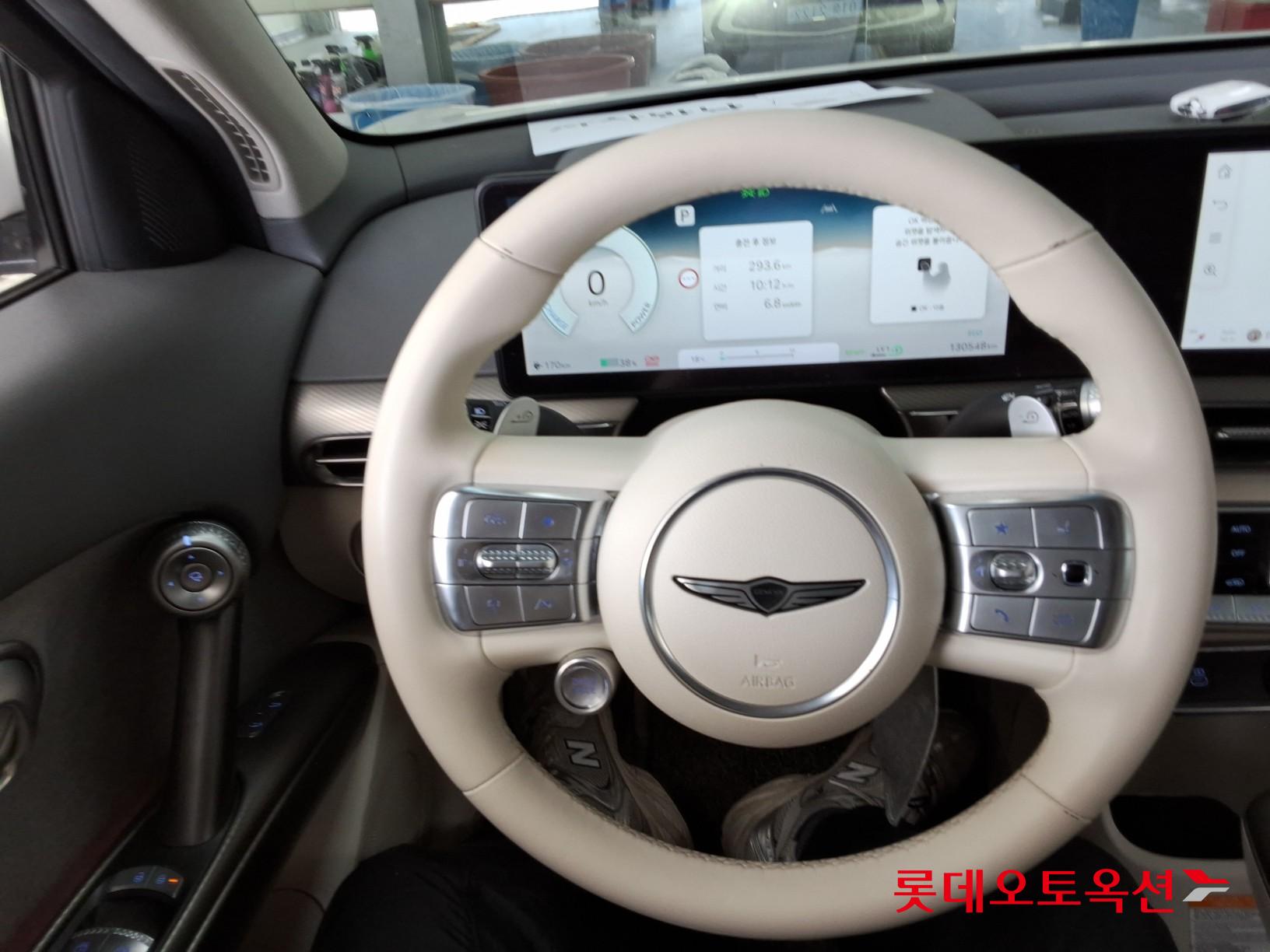 جينسس جي في 60