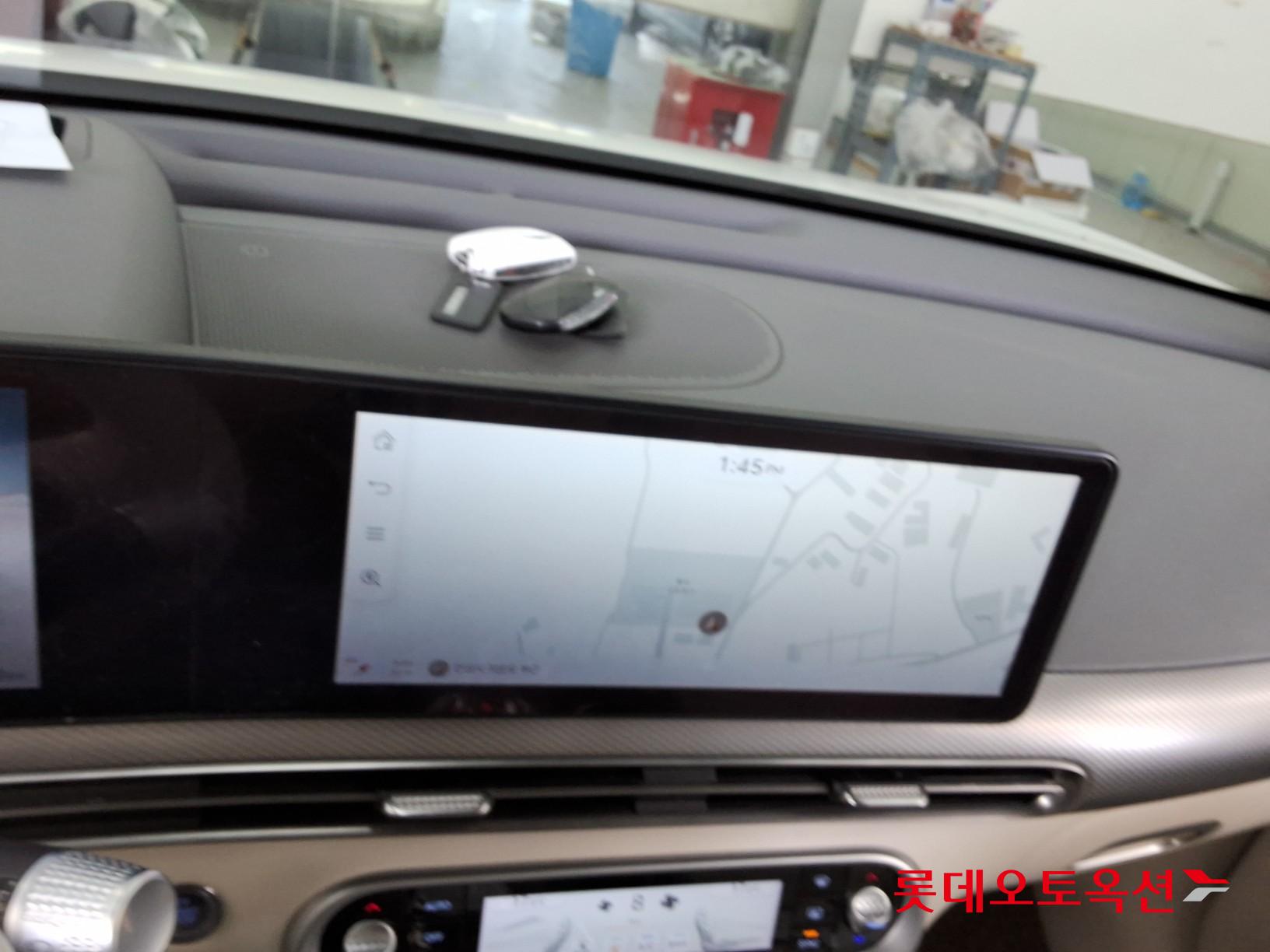 جينسس جي في 60