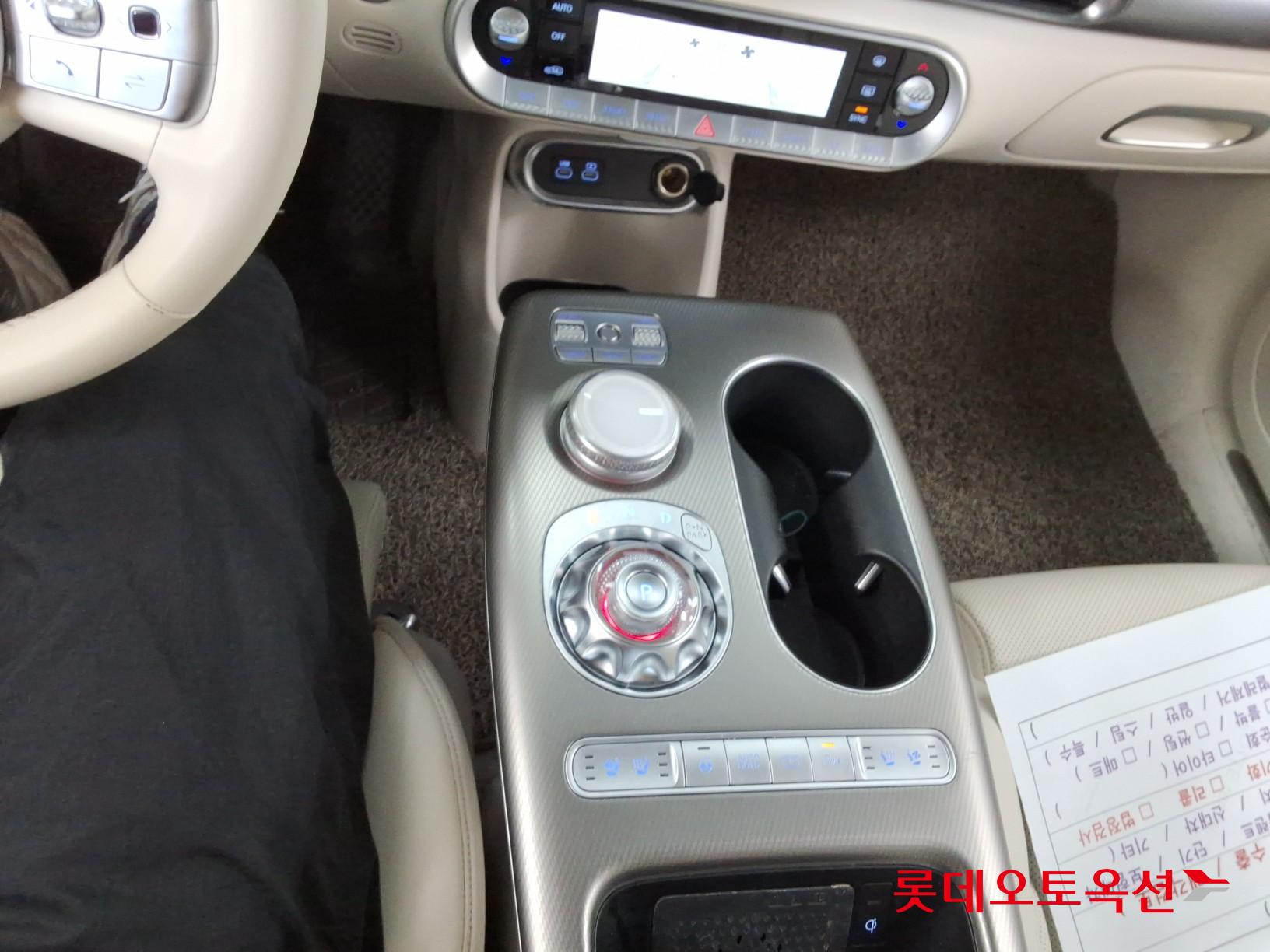 جينسس جي في 60