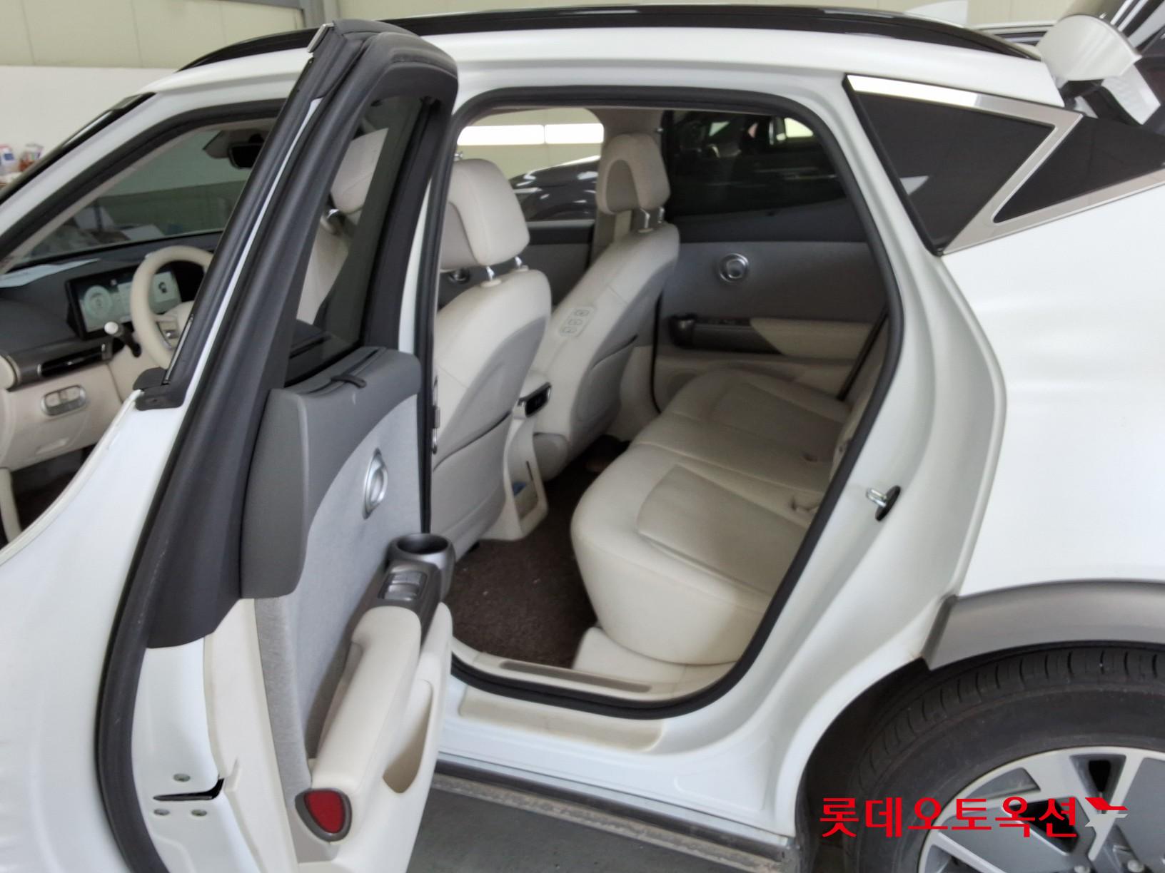 جينسس جي في 60