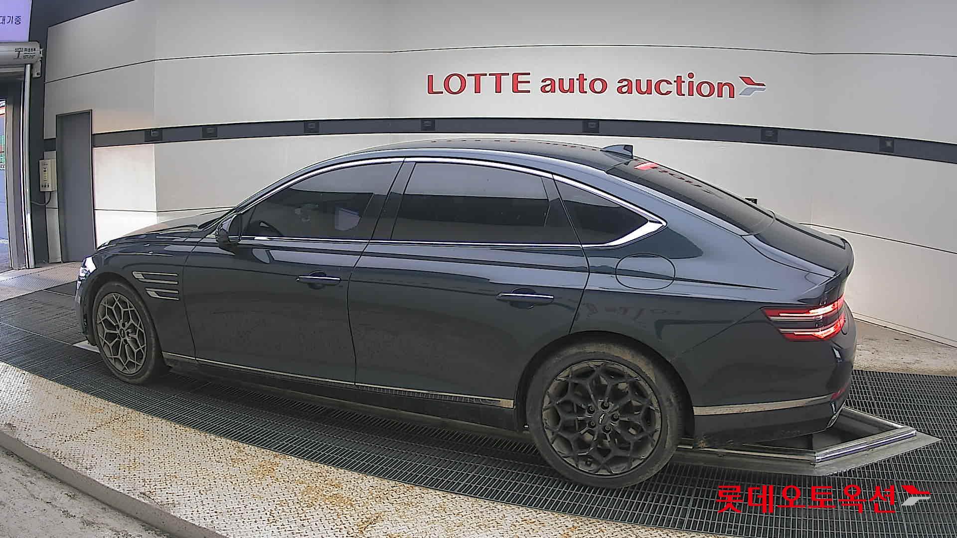 2022 - genesis g80