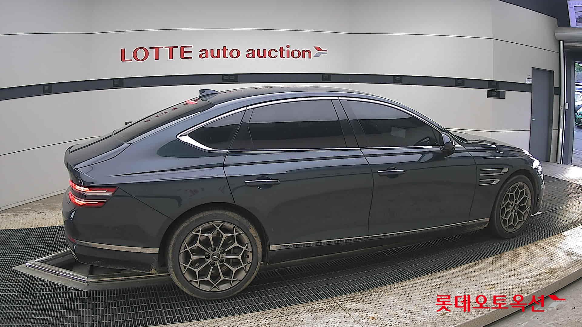 2022 - genesis g80