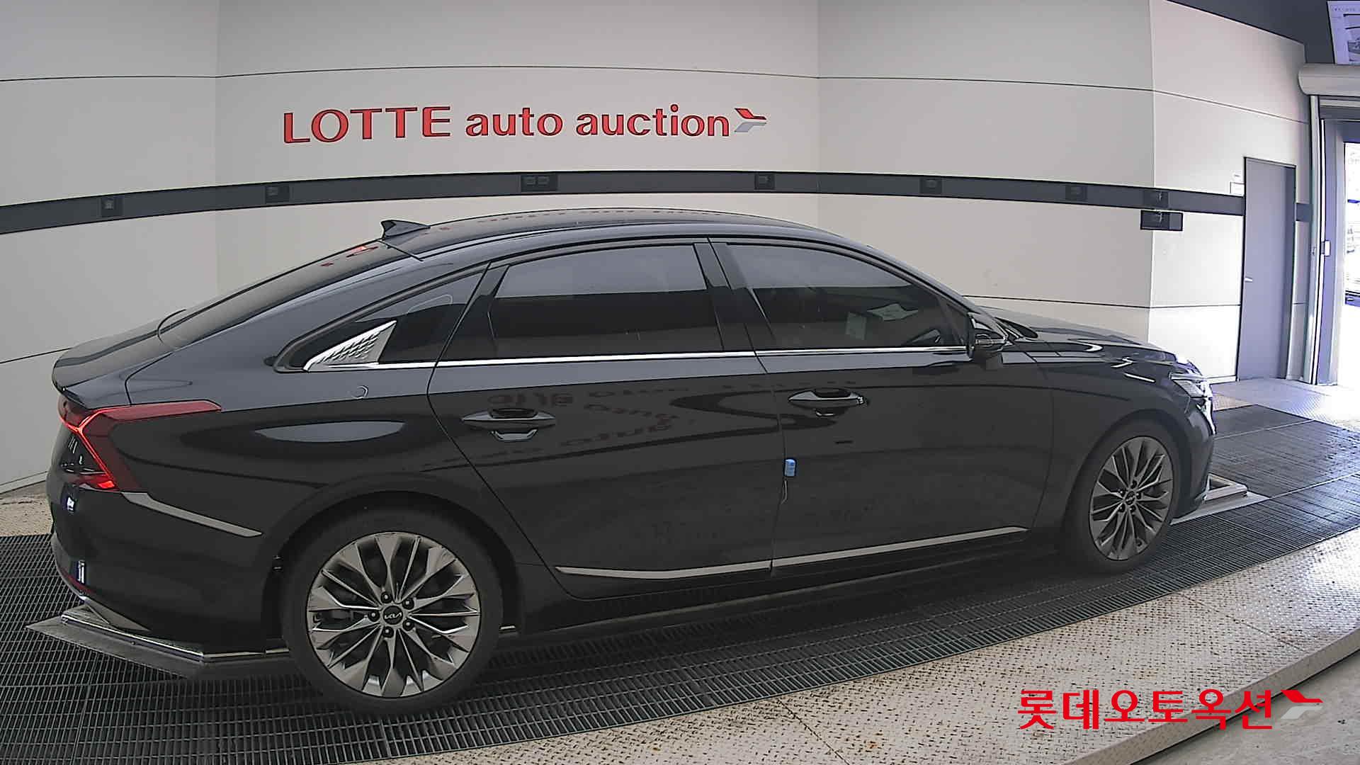 2022 - kia k8