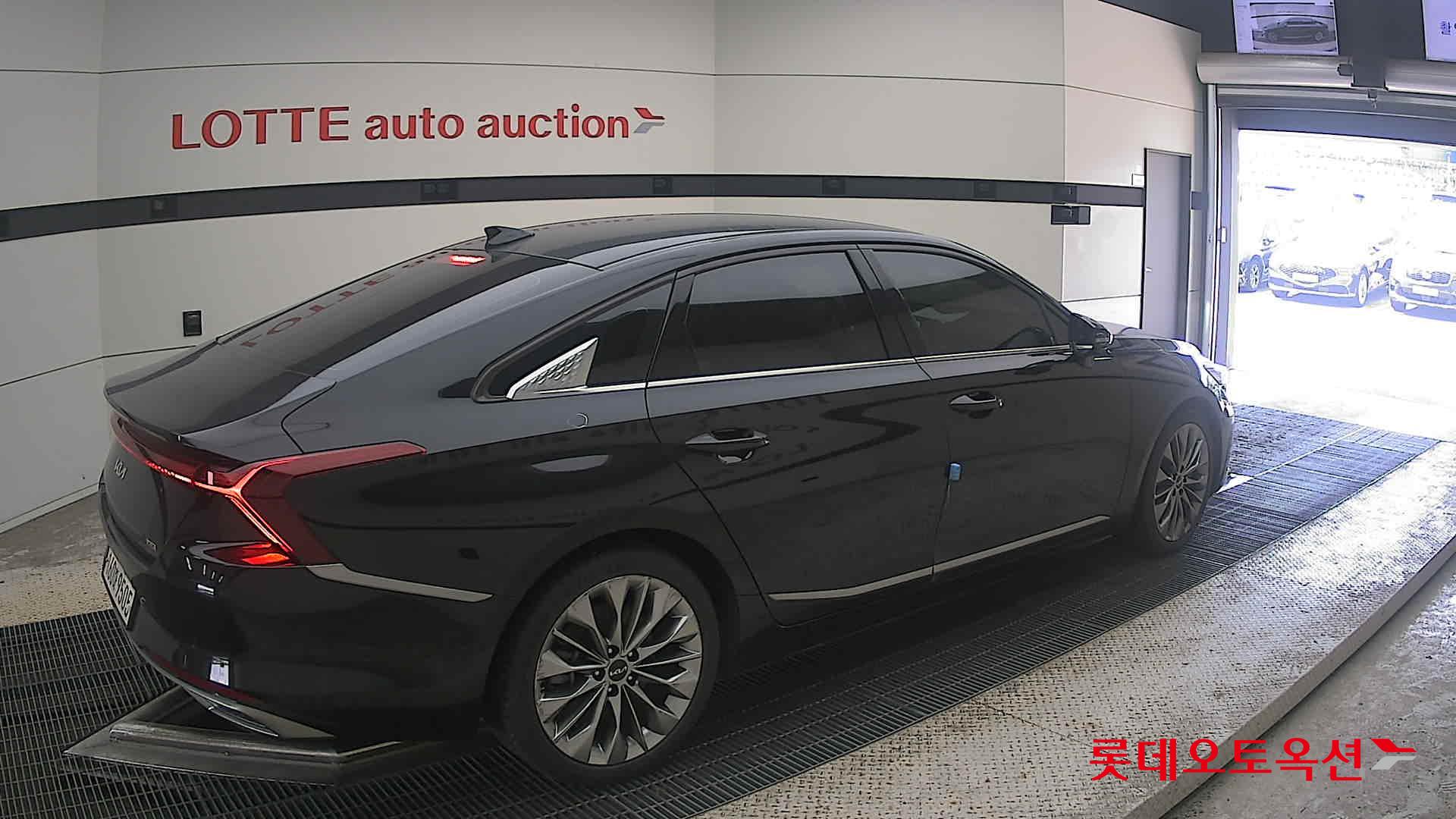 2022 - kia k8