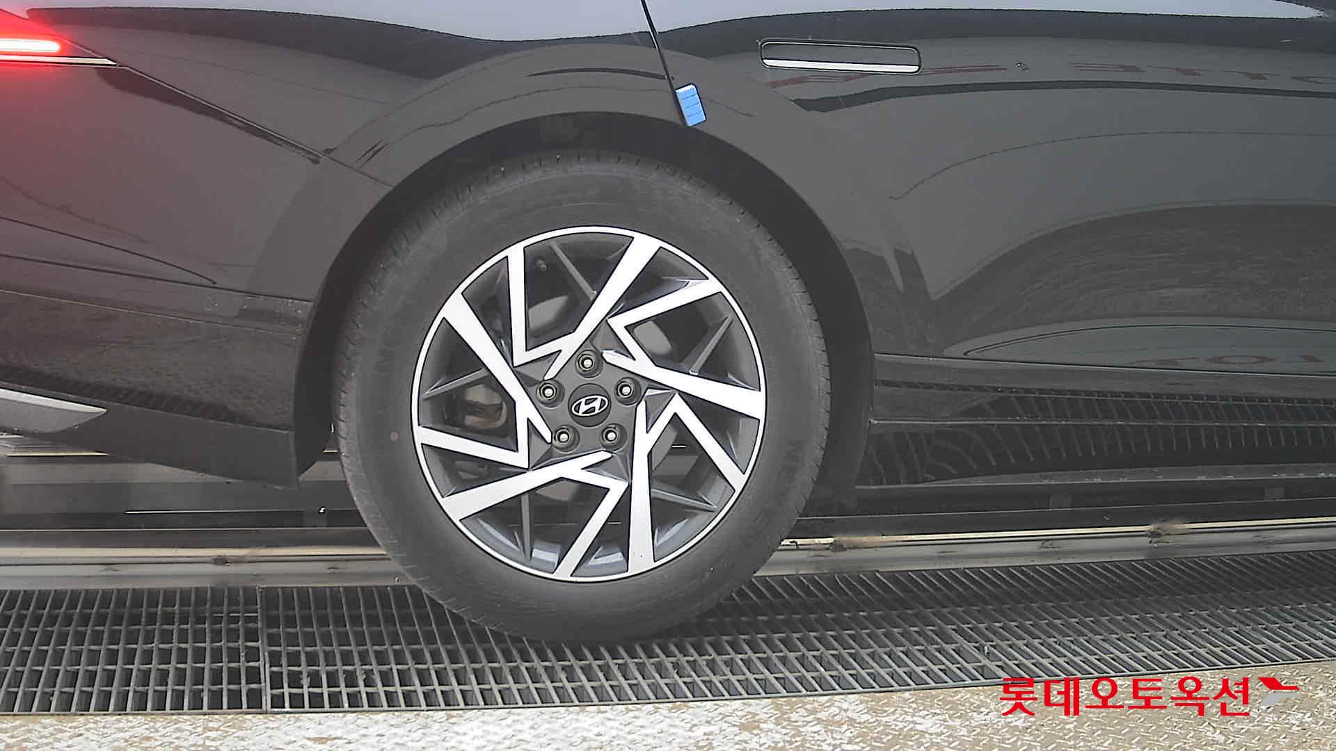 هيونداي أزيرا