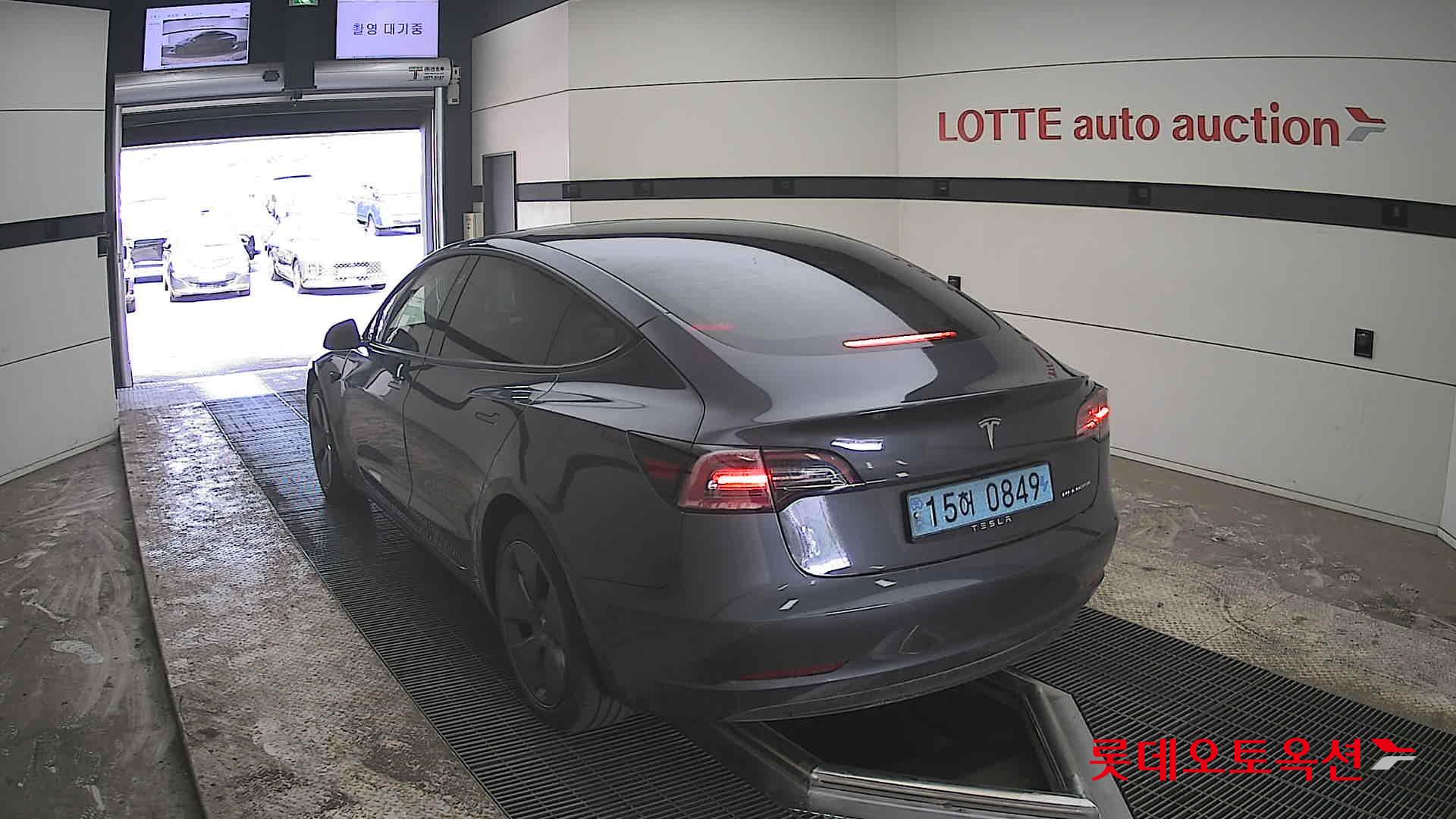 Tesla Model 3 - 16