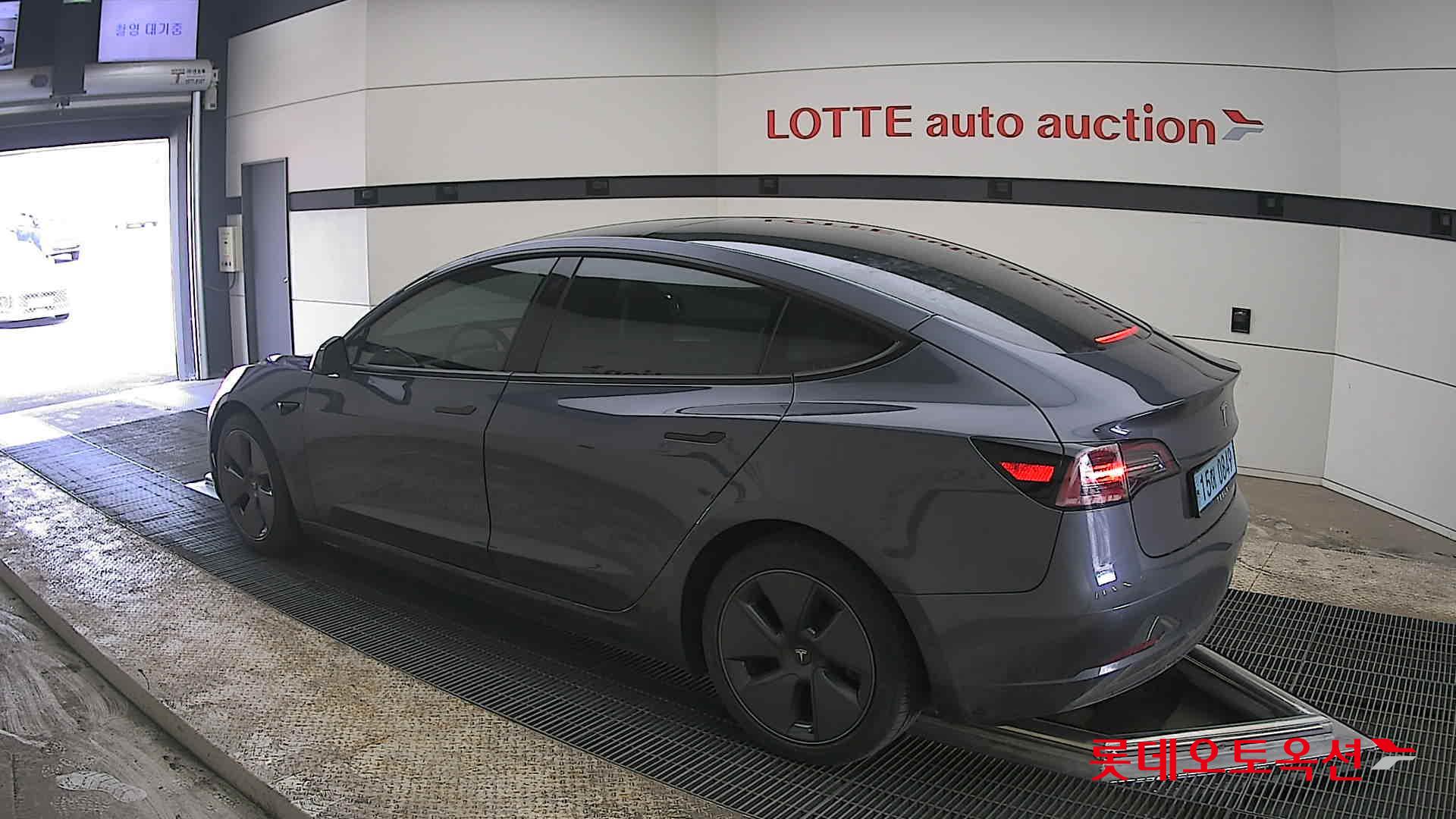 Tesla Model 3 - 15