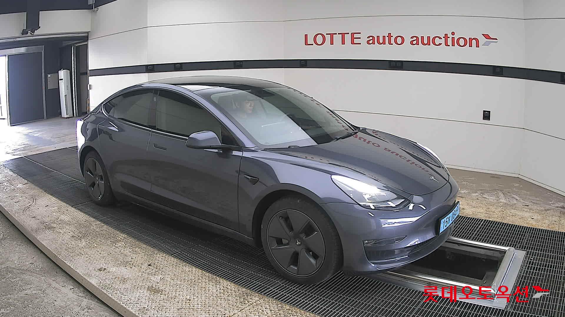 Tesla Model 3 - 23