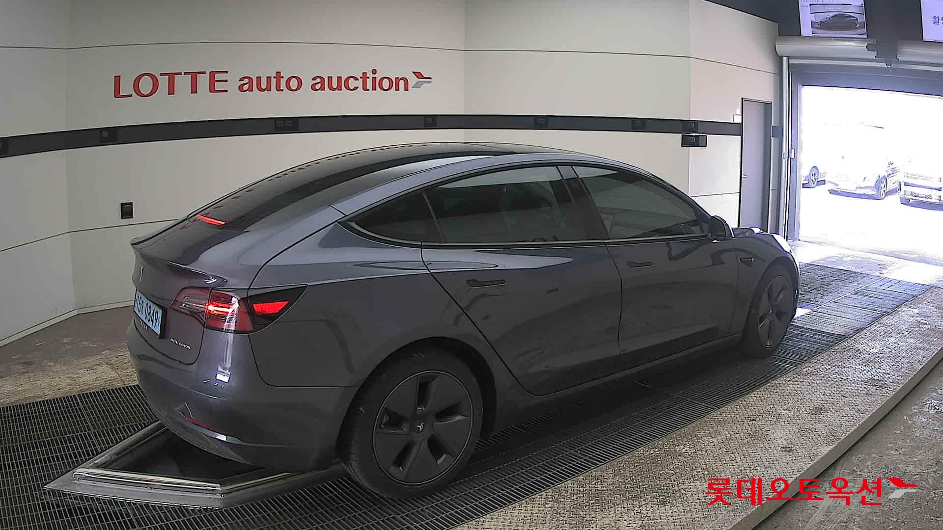 Tesla Model 3 - 19