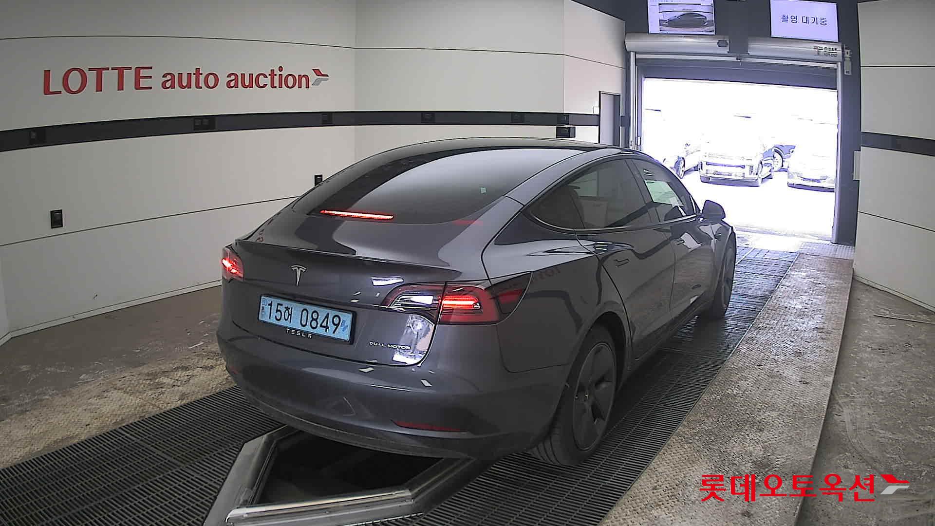 Tesla Model 3 - 18