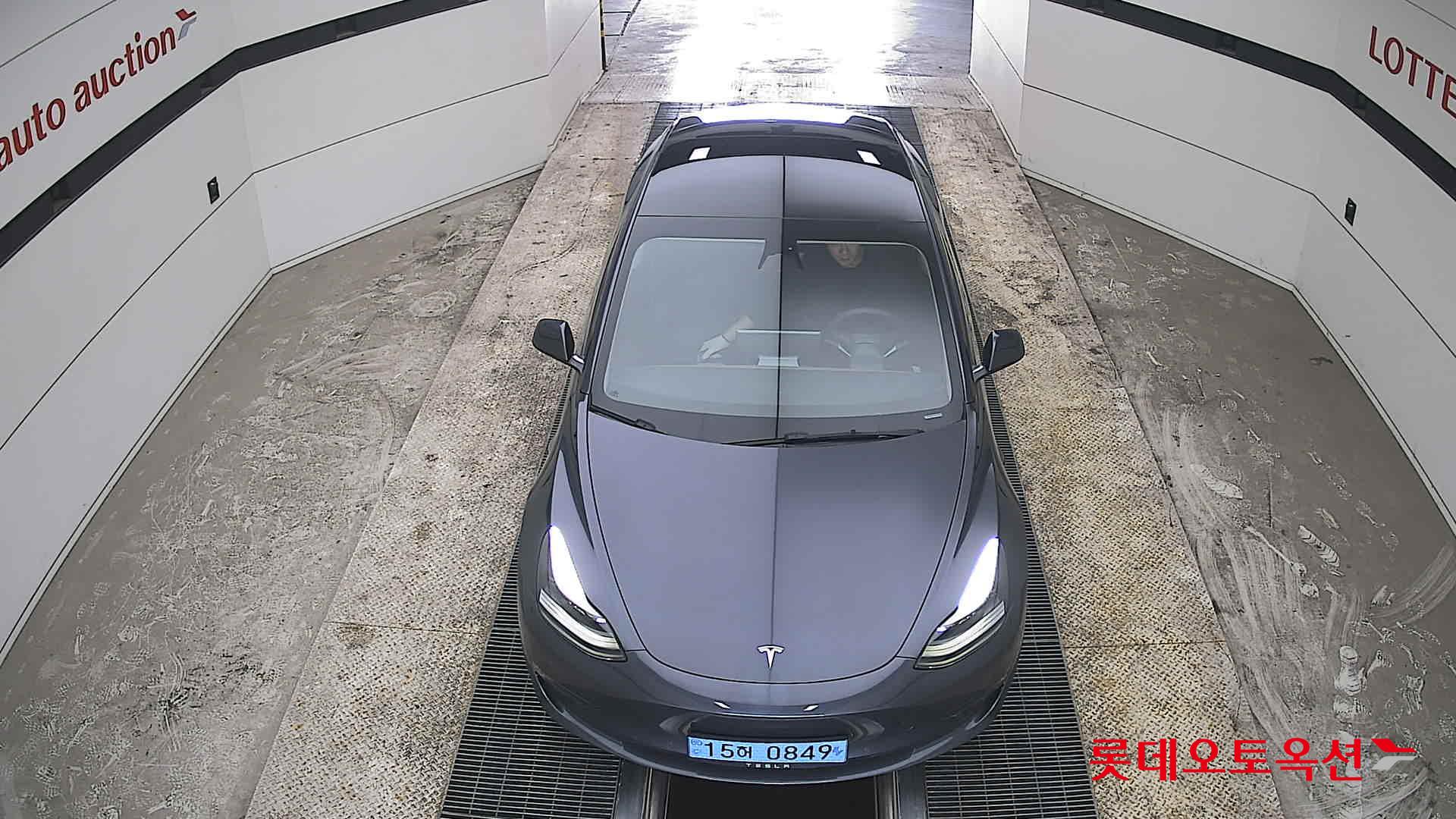 Tesla Model 3 - 7
