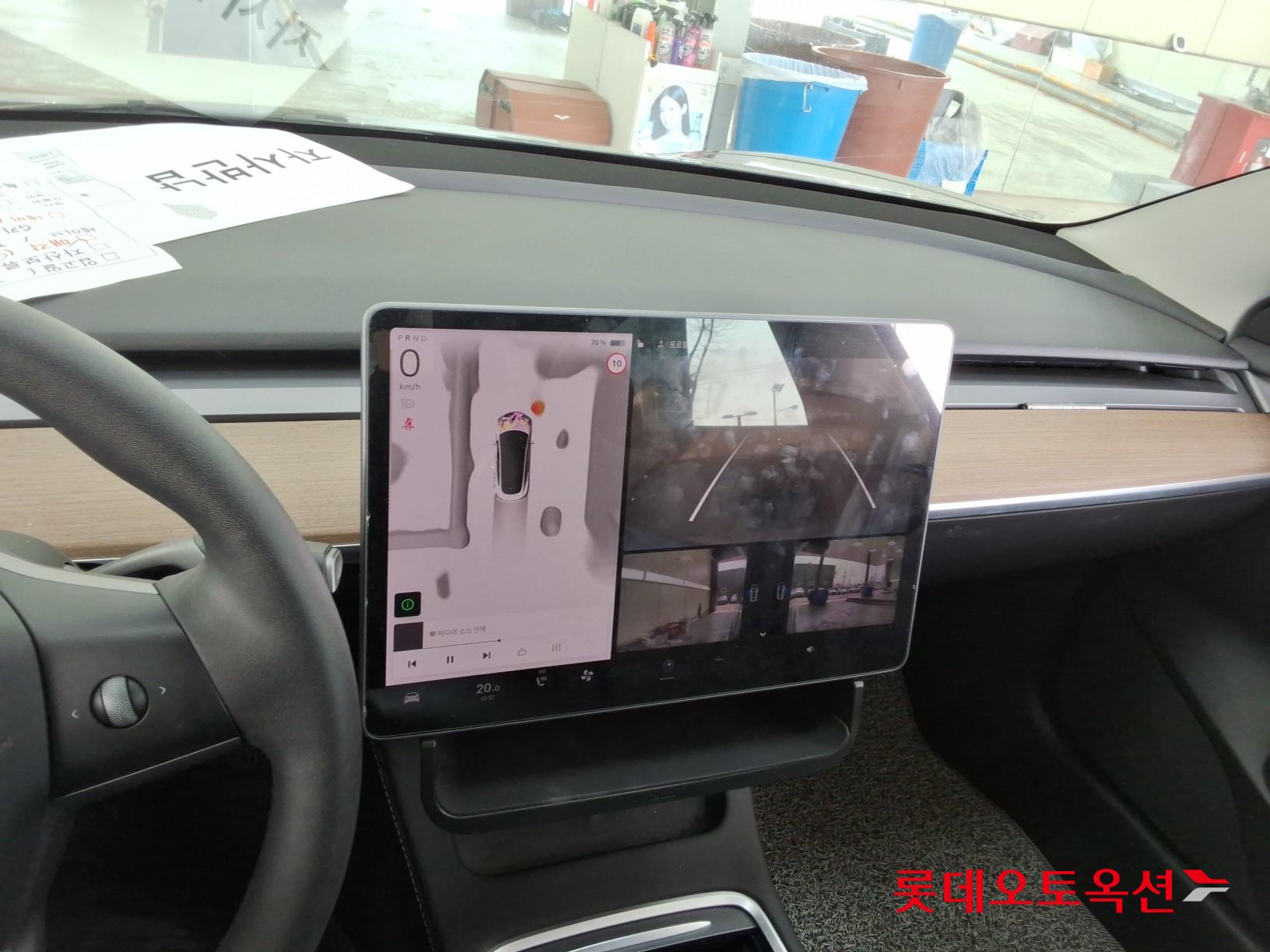 Tesla Model 3 - 31