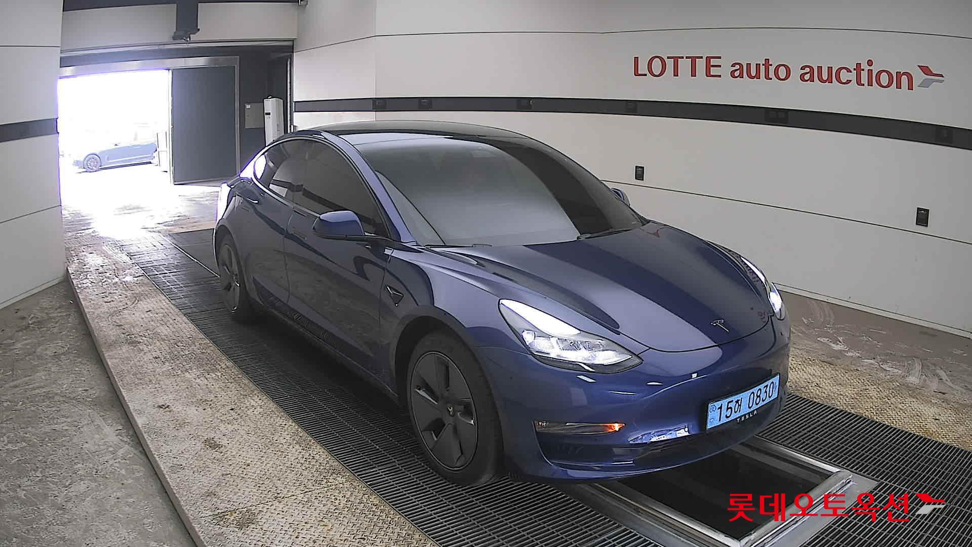 Tesla Model 3 - 6
