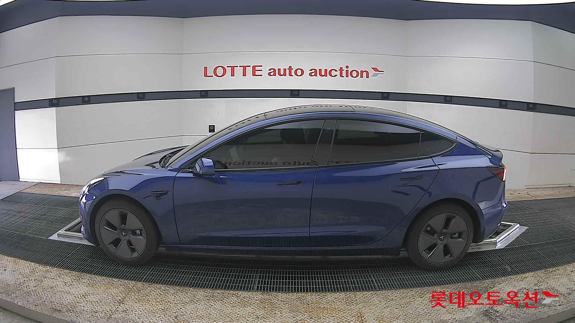Tesla Model 3 - 13