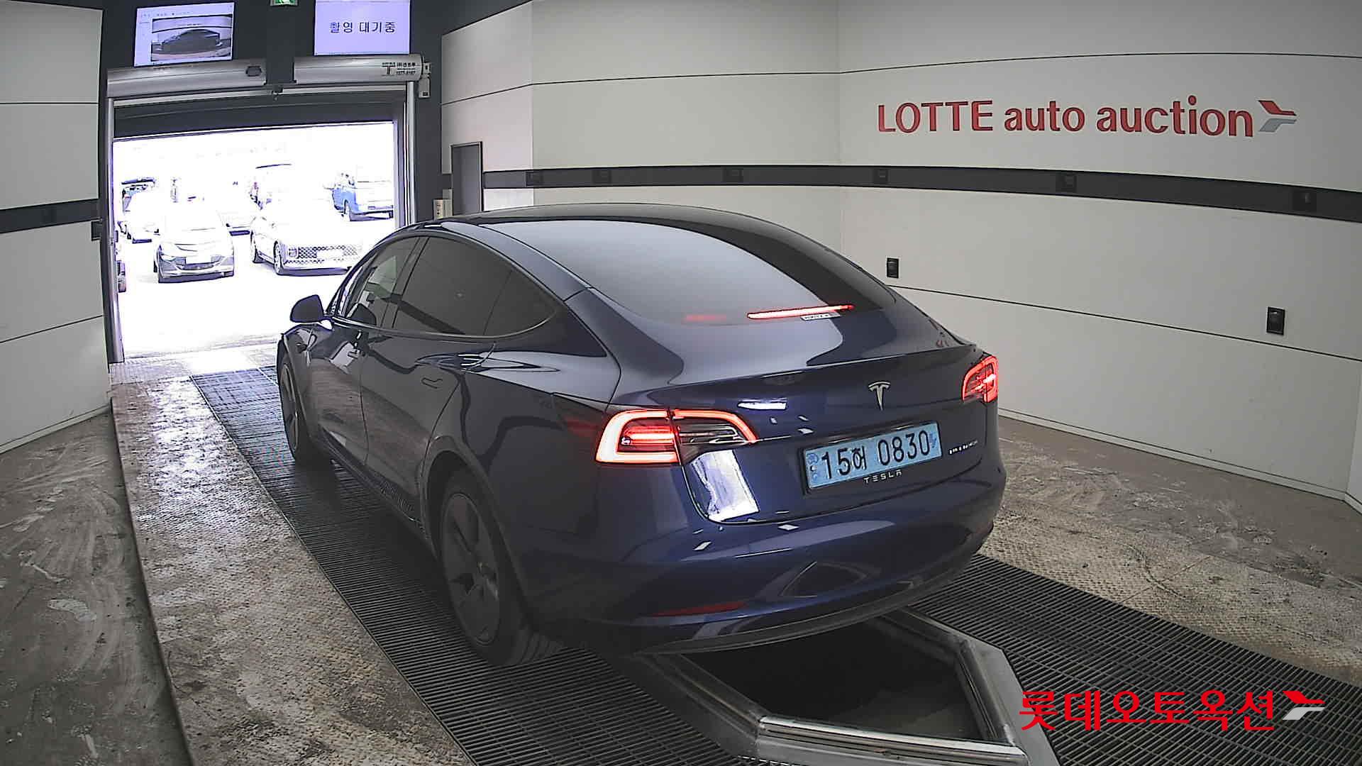 Tesla Model 3 - 16