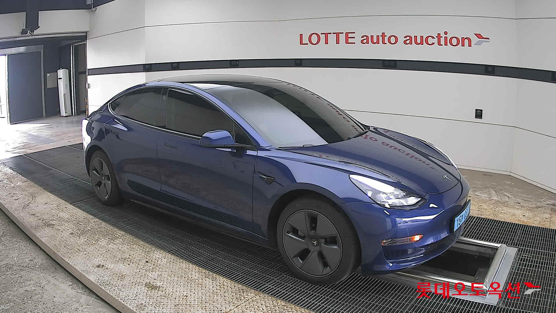 Tesla Model 3 - 23