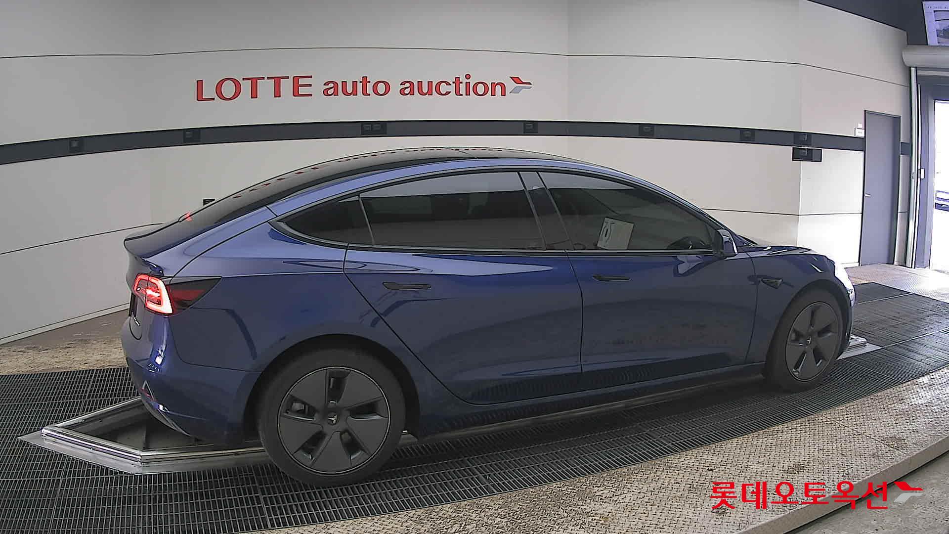 Tesla Model 3 - 20