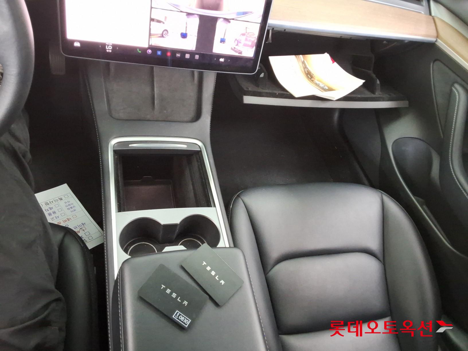 Tesla Model 3 - 35