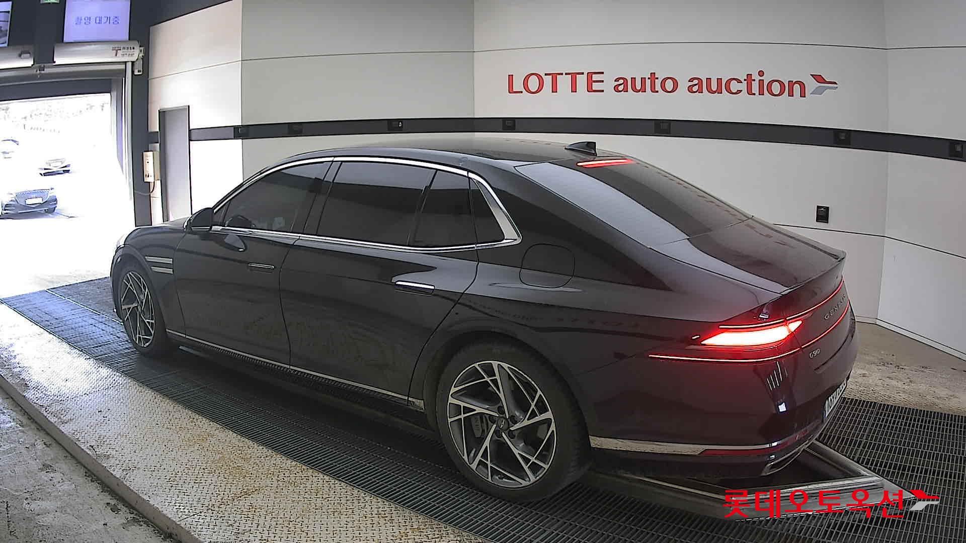 جينيسيس G90 - 15