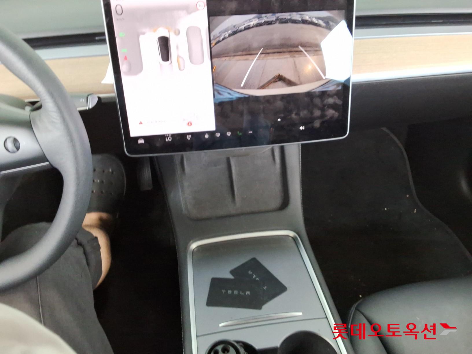 2022 - tesla model 3