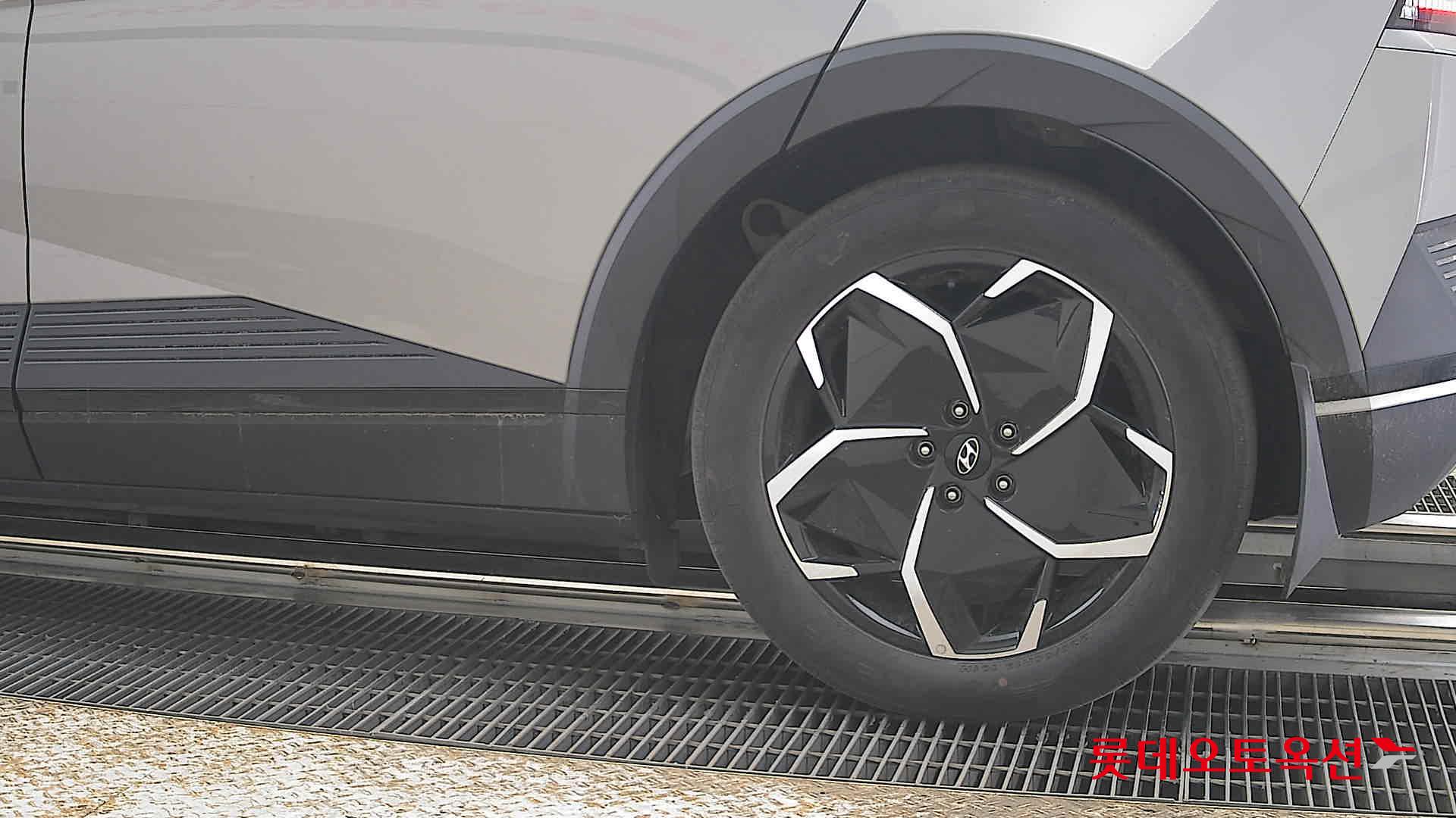 هيونداي أيونيك