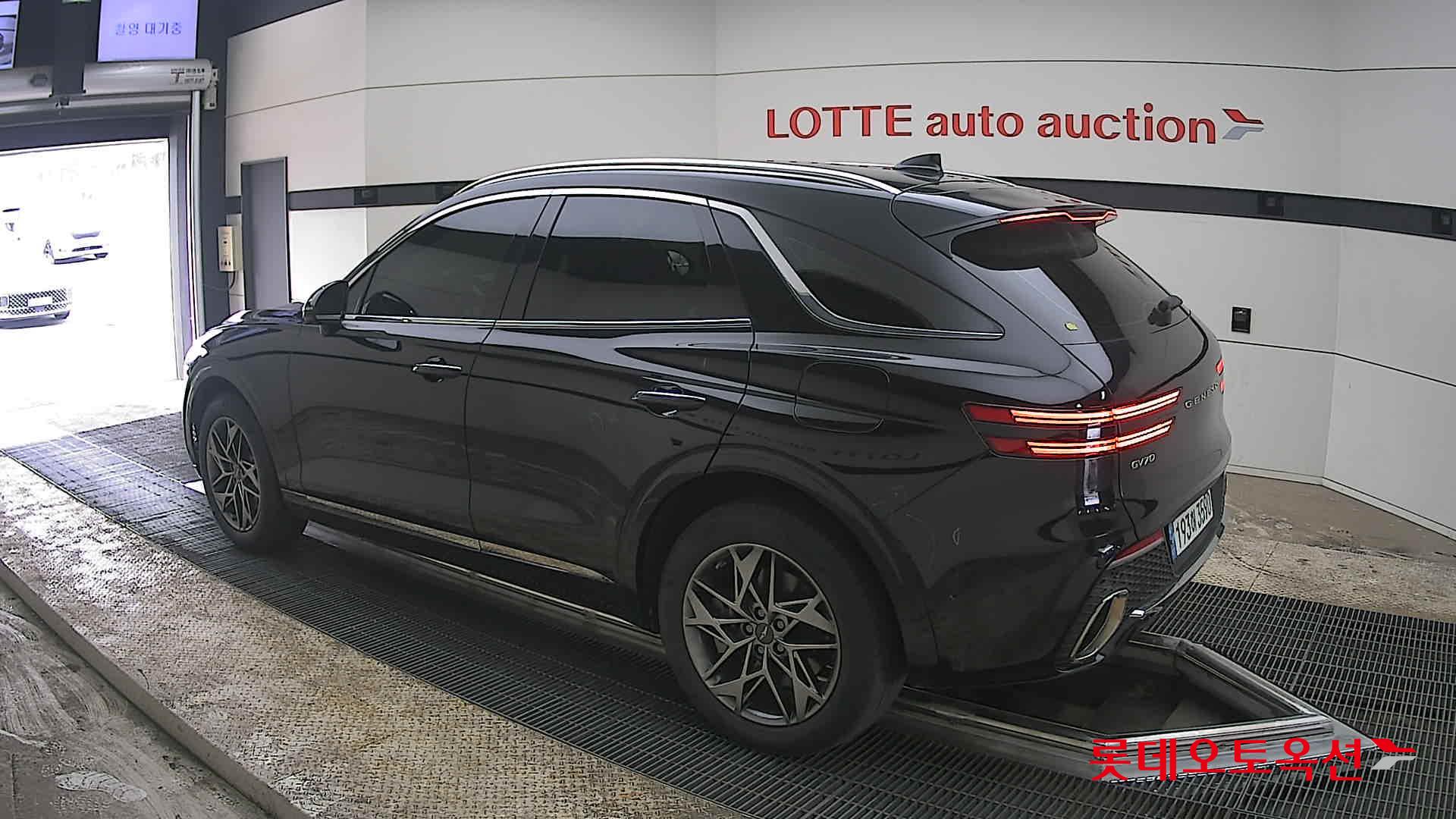 جينسس جي في 70