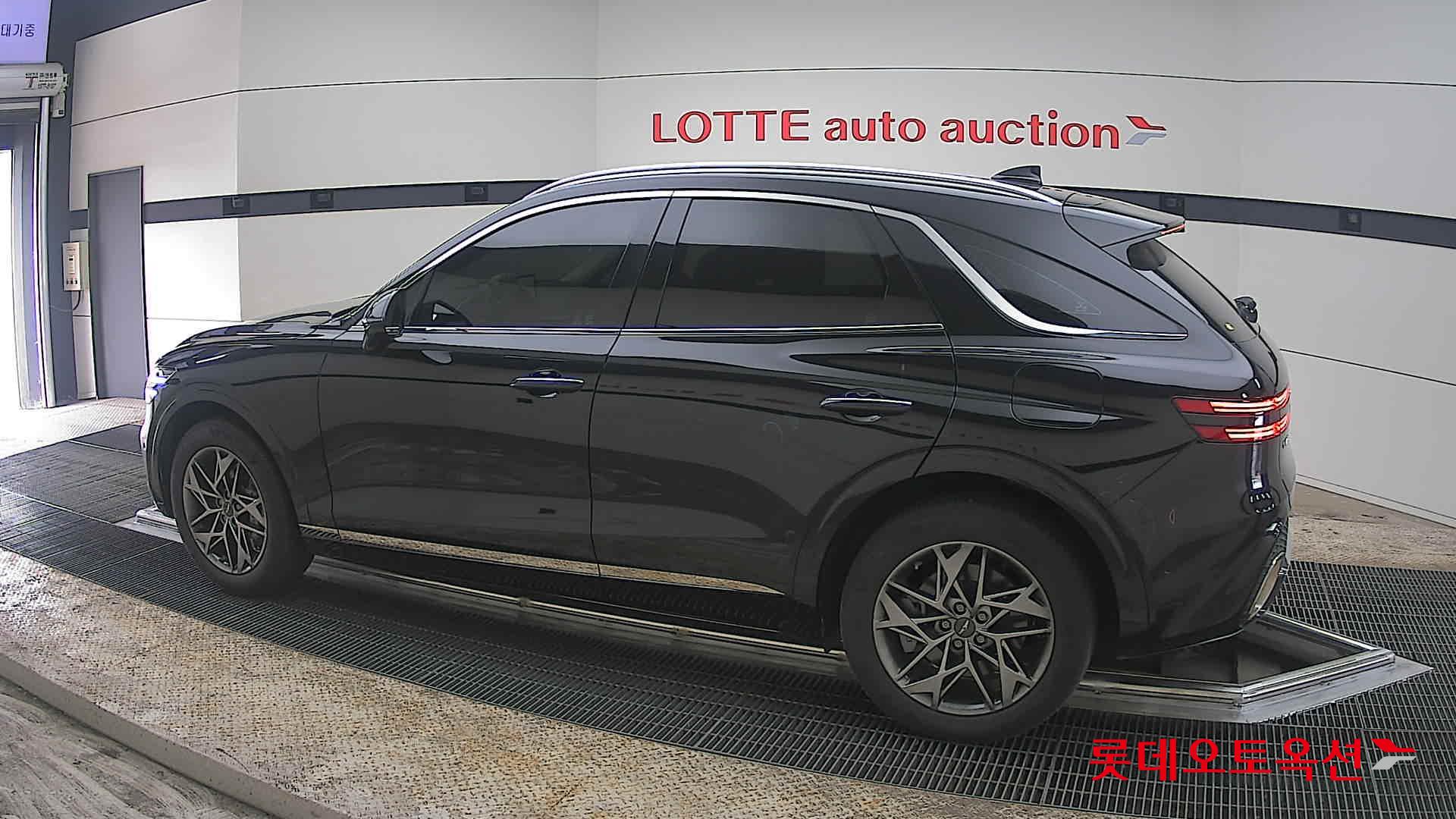 جينسس جي في 70