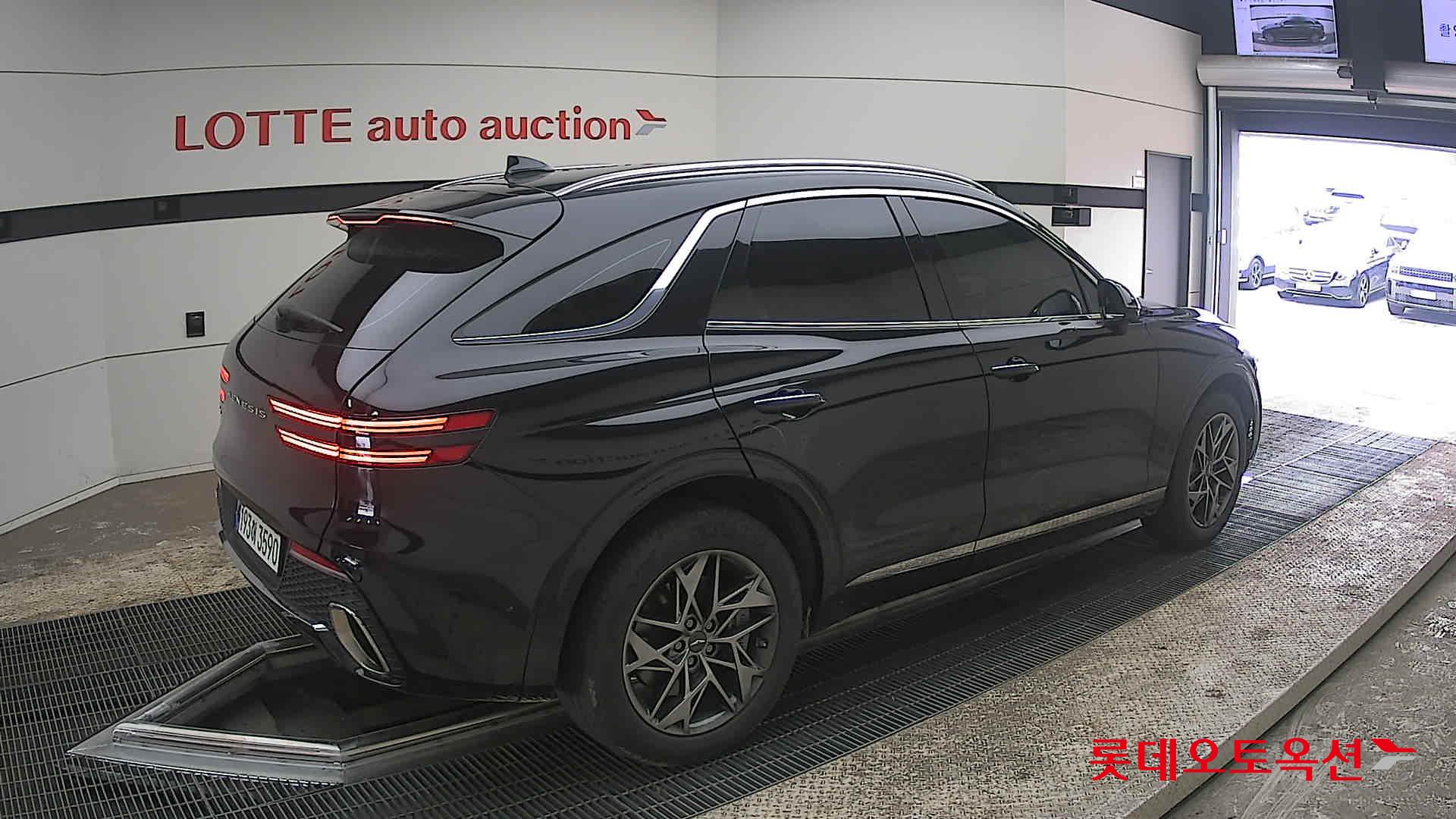 جينسس جي في 70