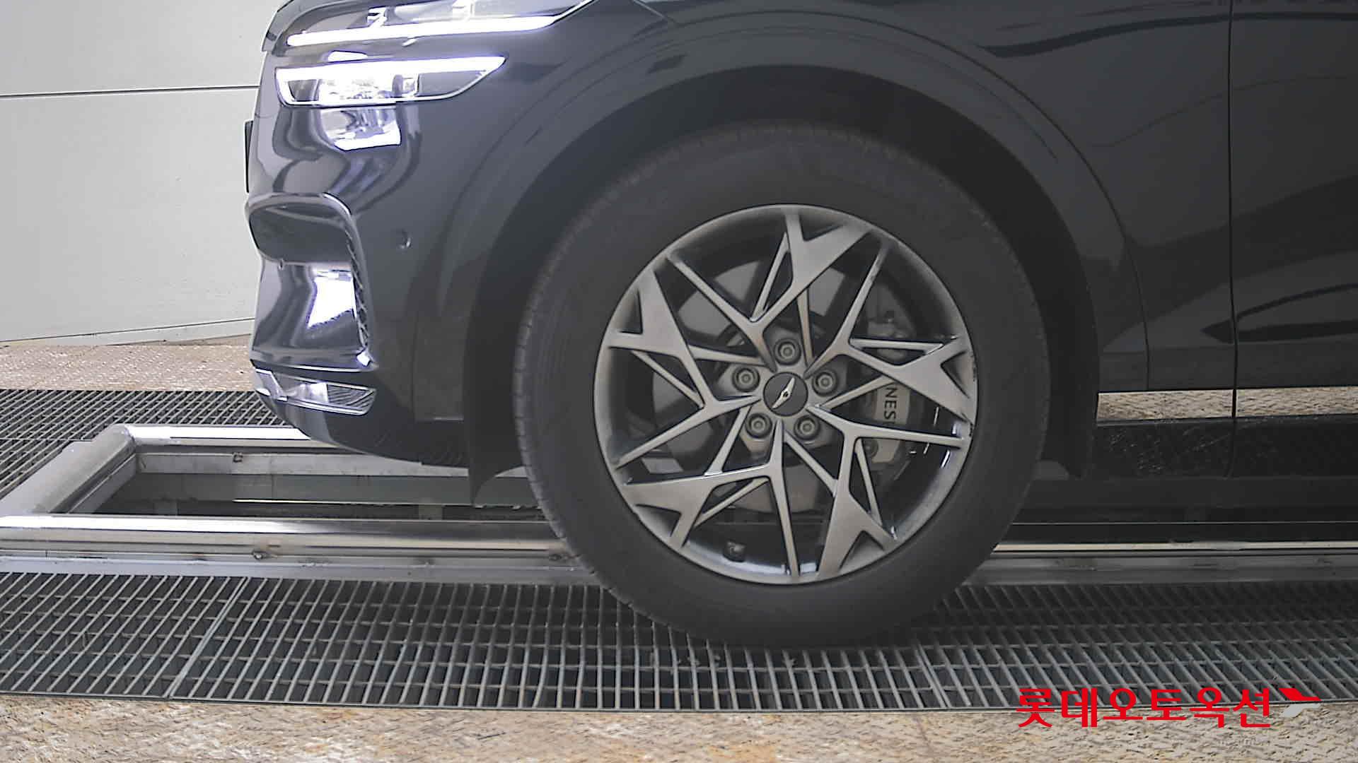 جينسس جي في 70