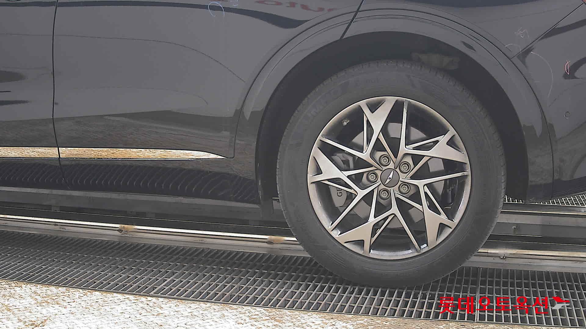 جينسس جي في 70