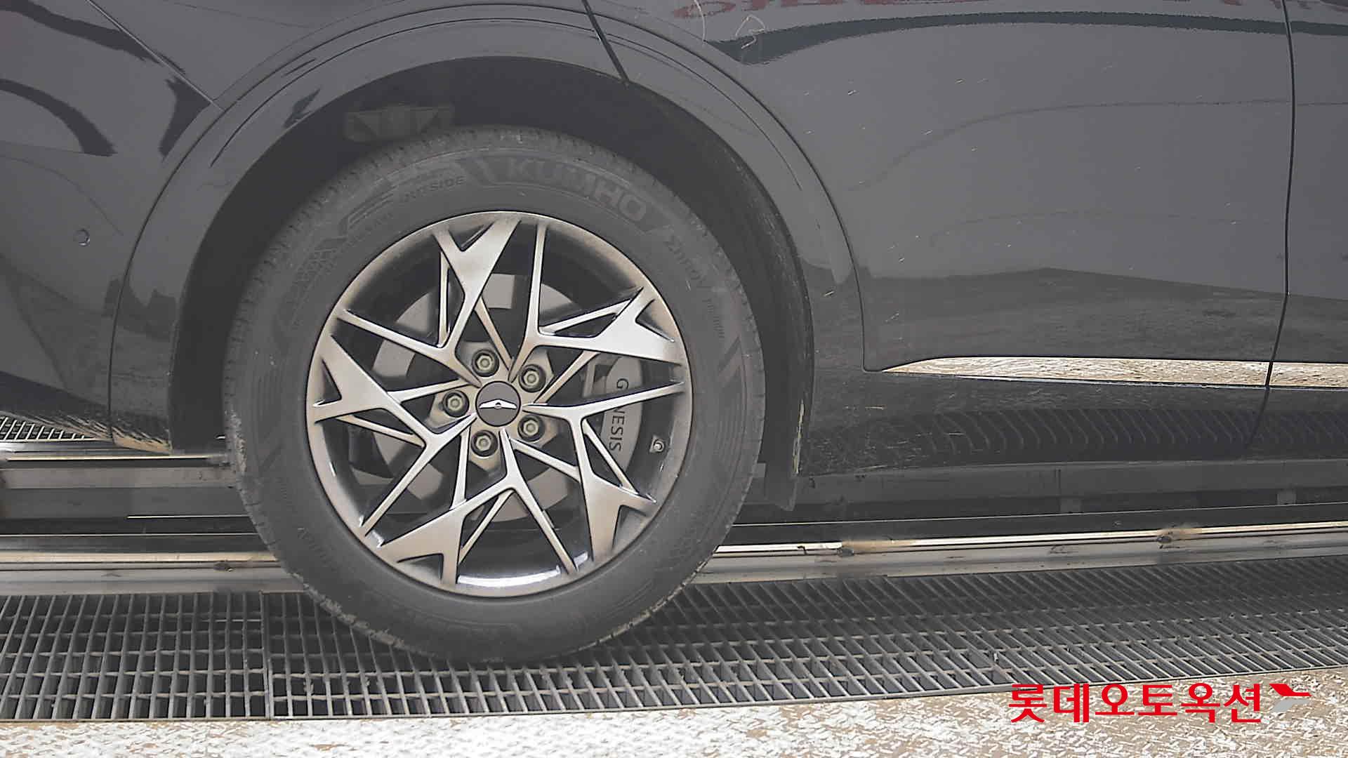 جينسس جي في 70