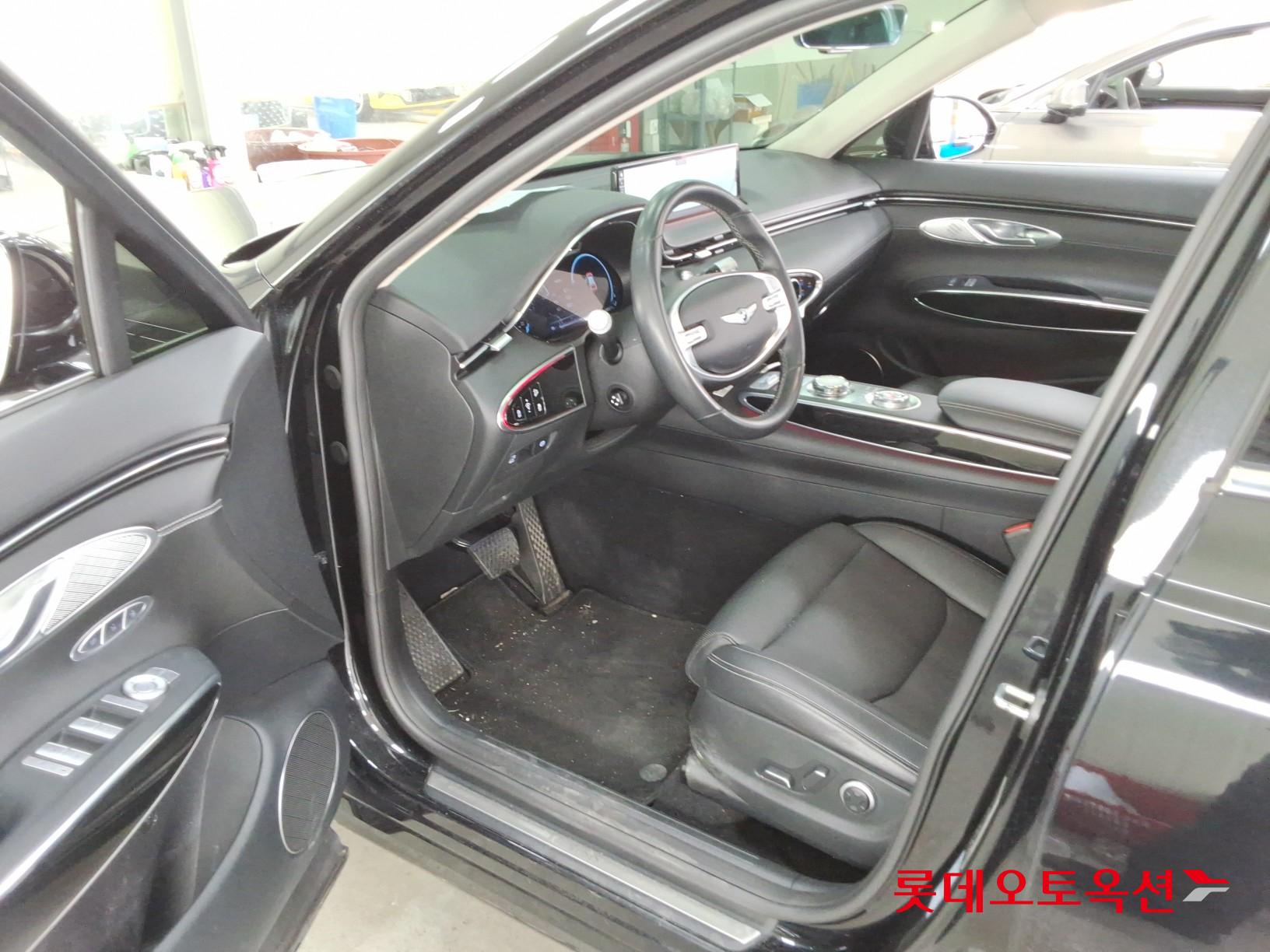 جينسس جي في 70