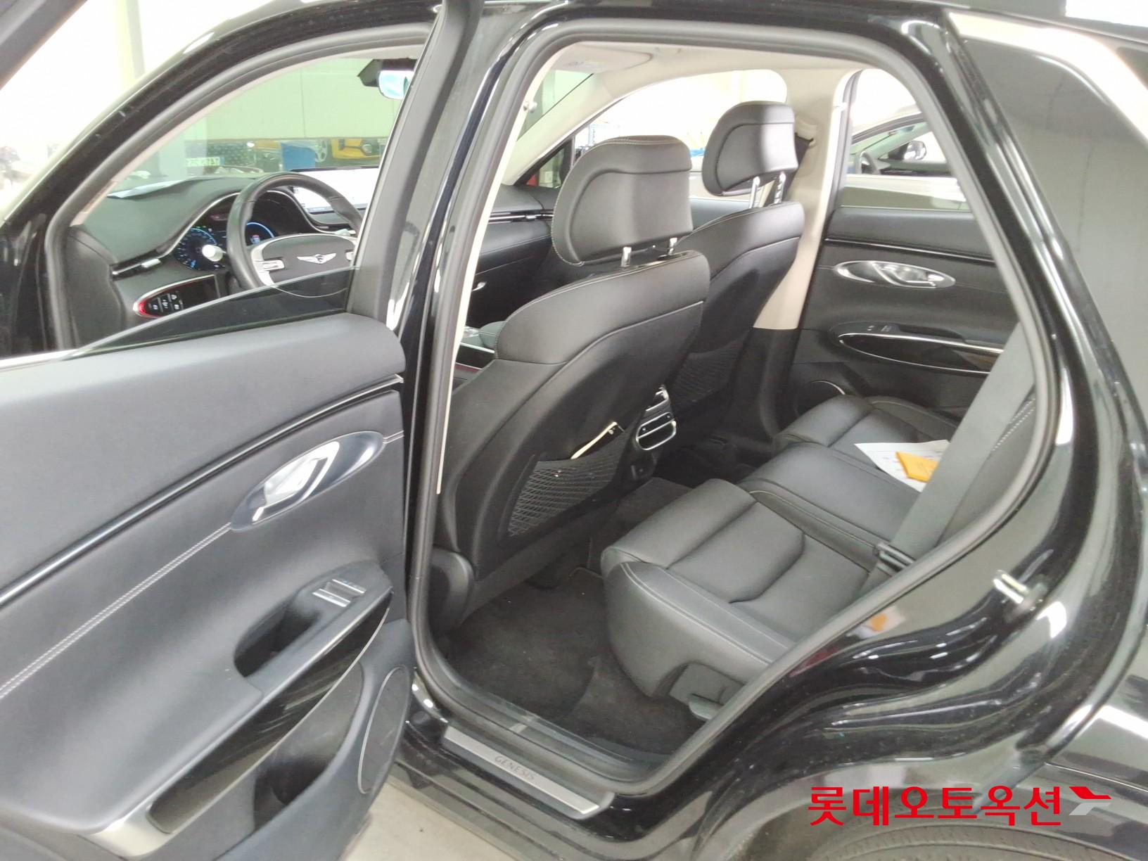 جينسس جي في 70