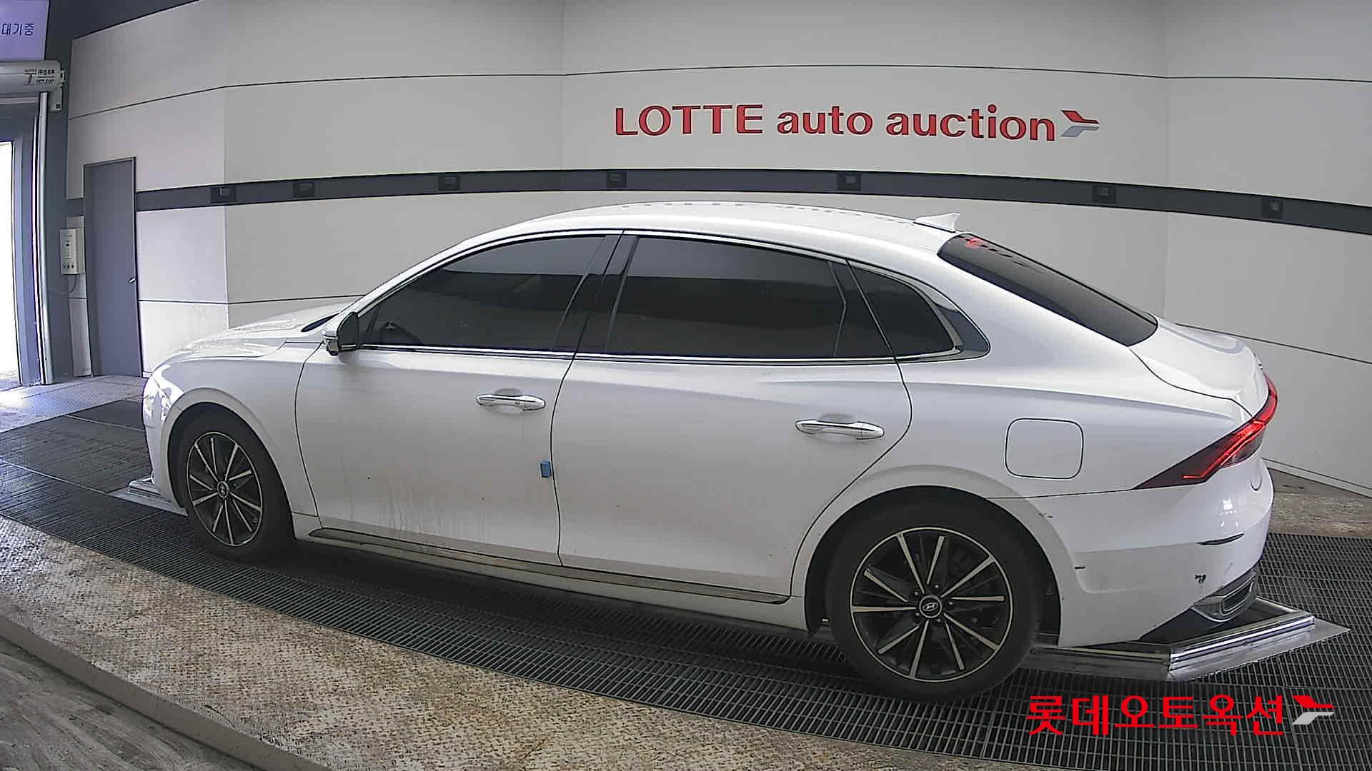 هيونداي أزيرا