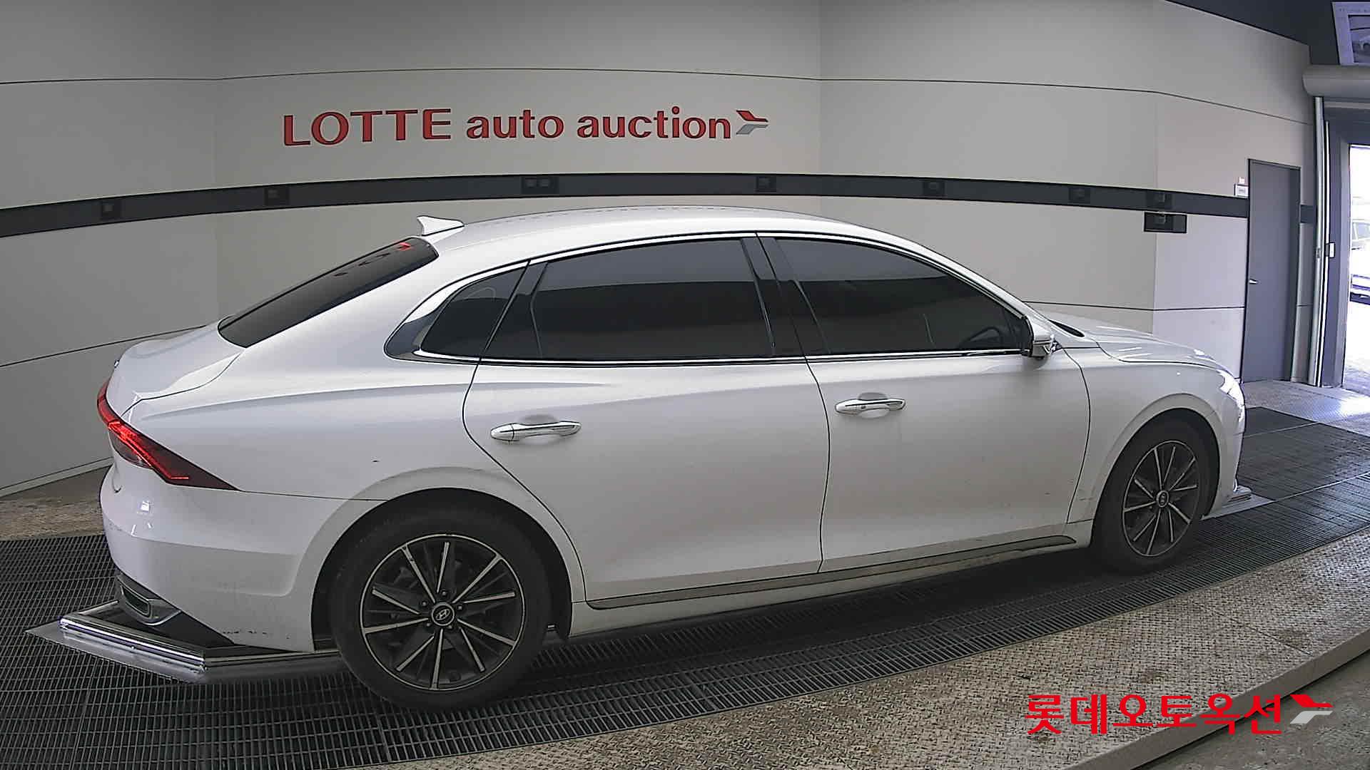 هيونداي أزيرا