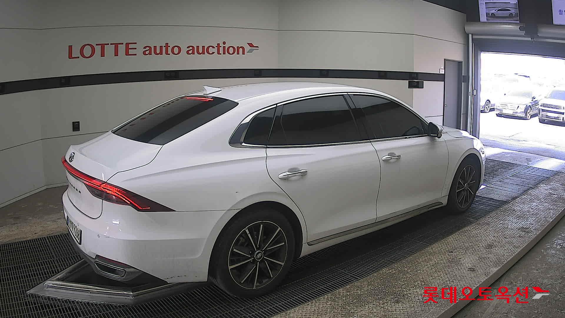 هيونداي أزيرا