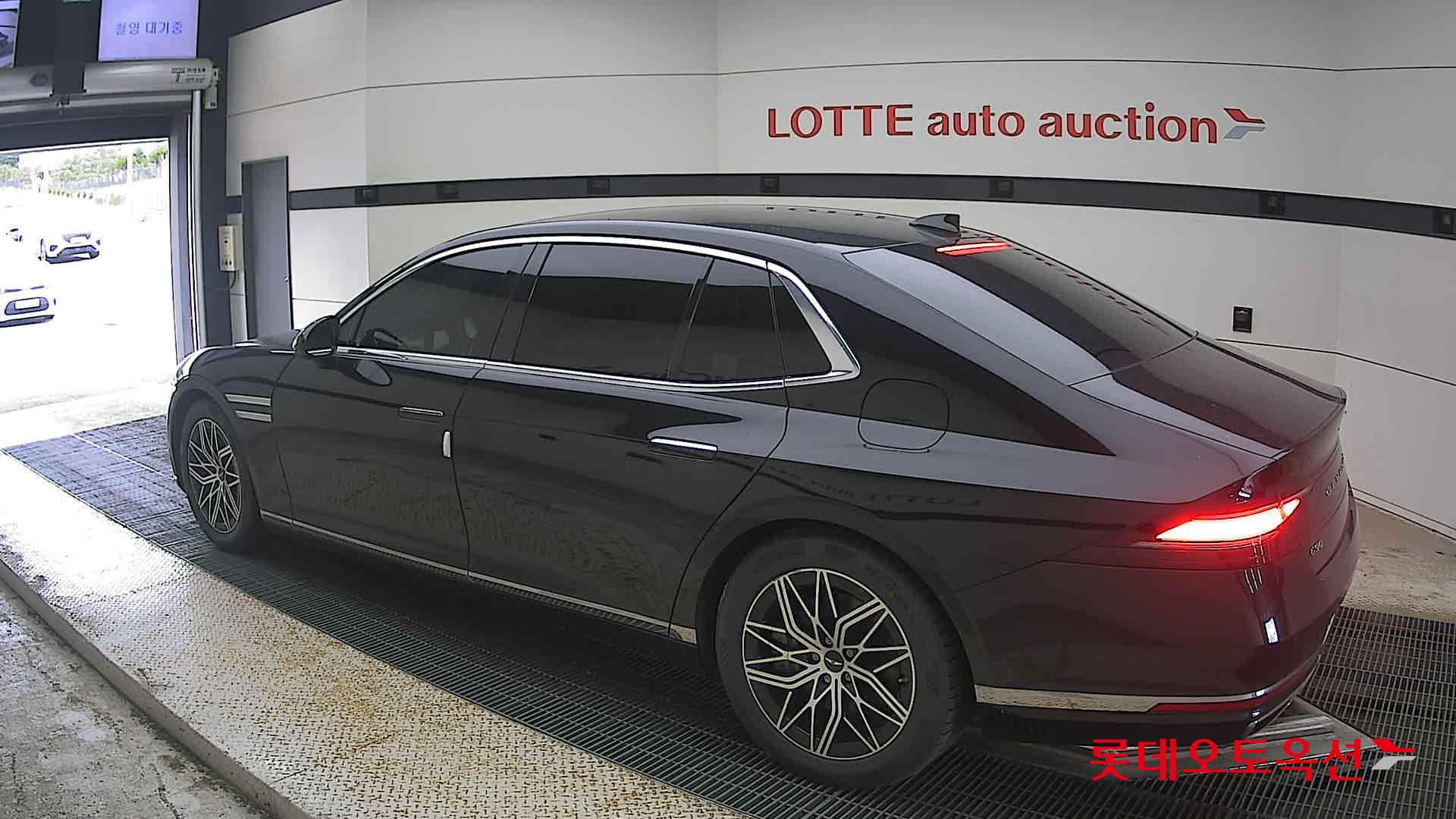2023 - genesis g90