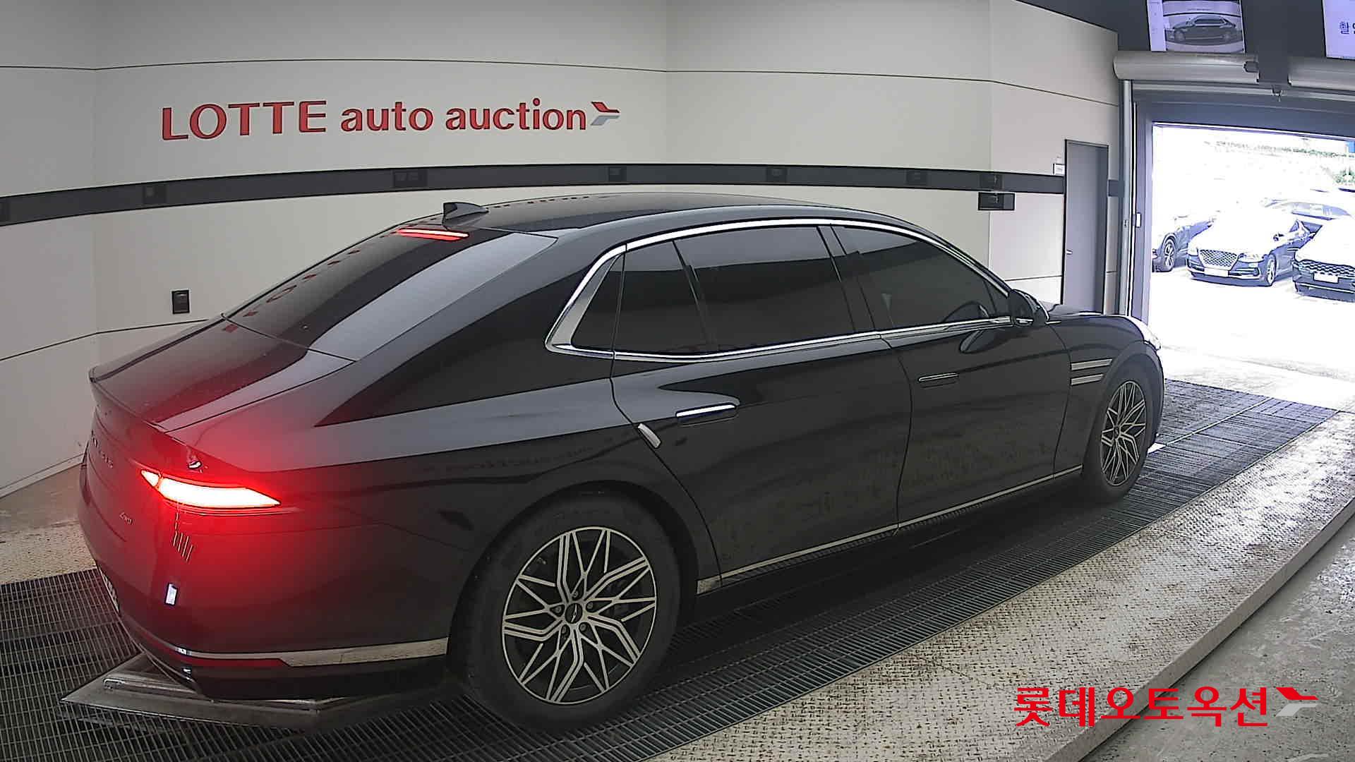 2023 - genesis g90