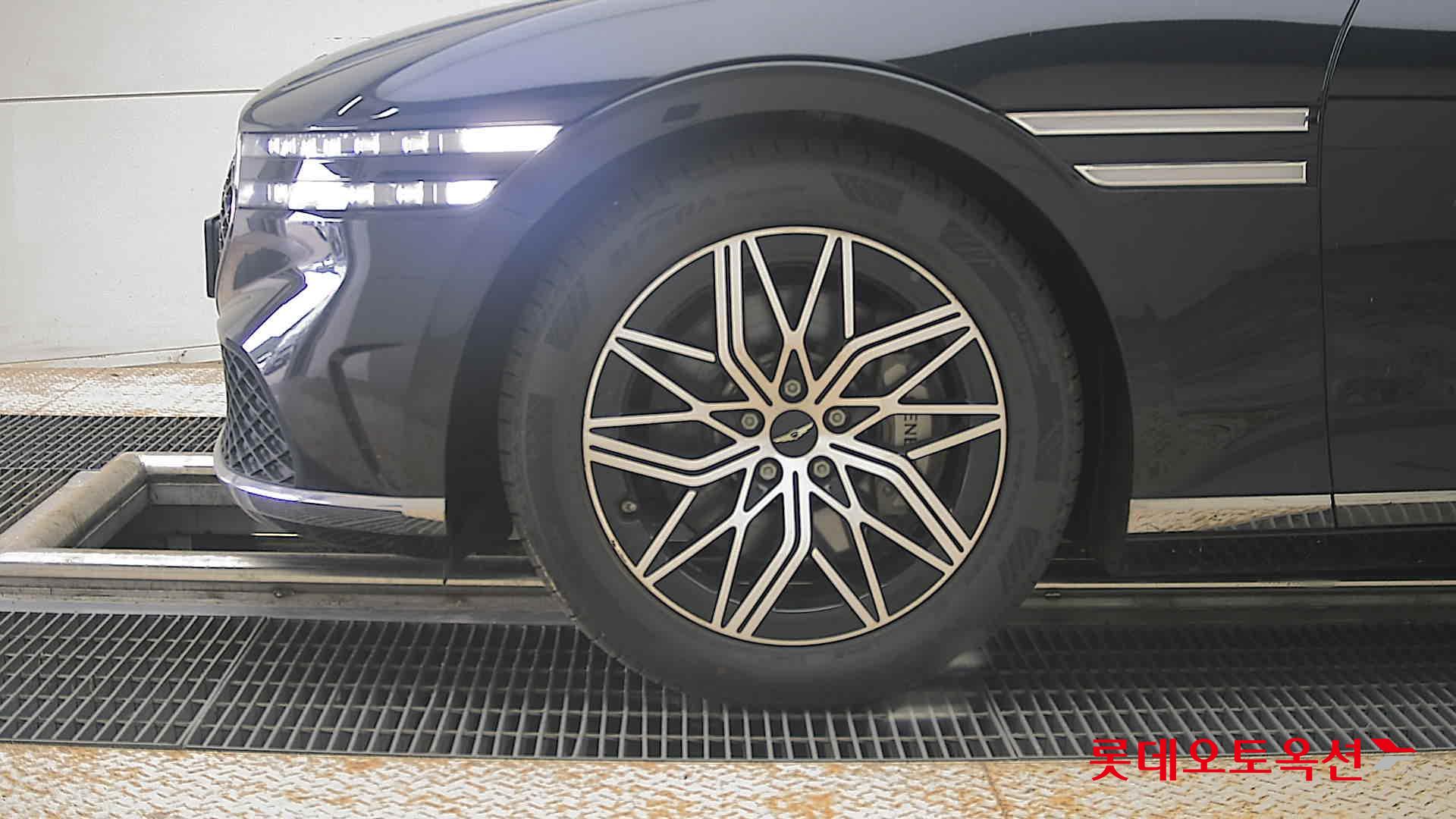 2023 - genesis g90