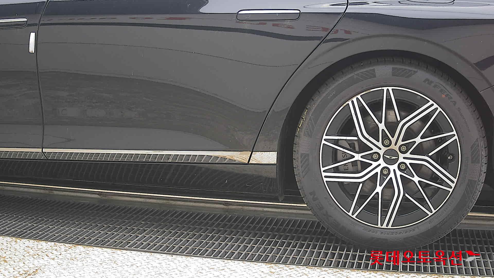 2023 - genesis g90
