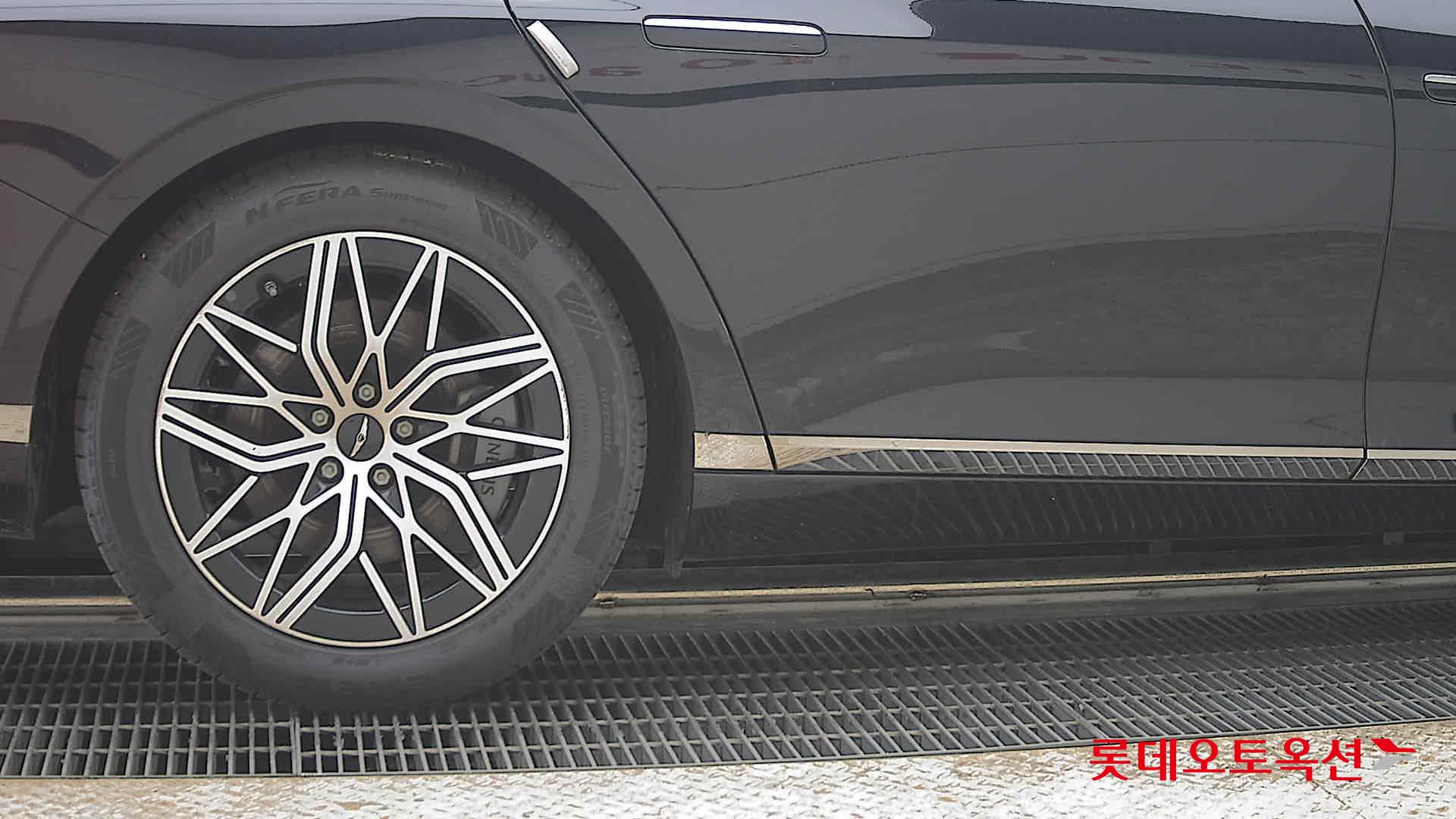 2023 - genesis g90